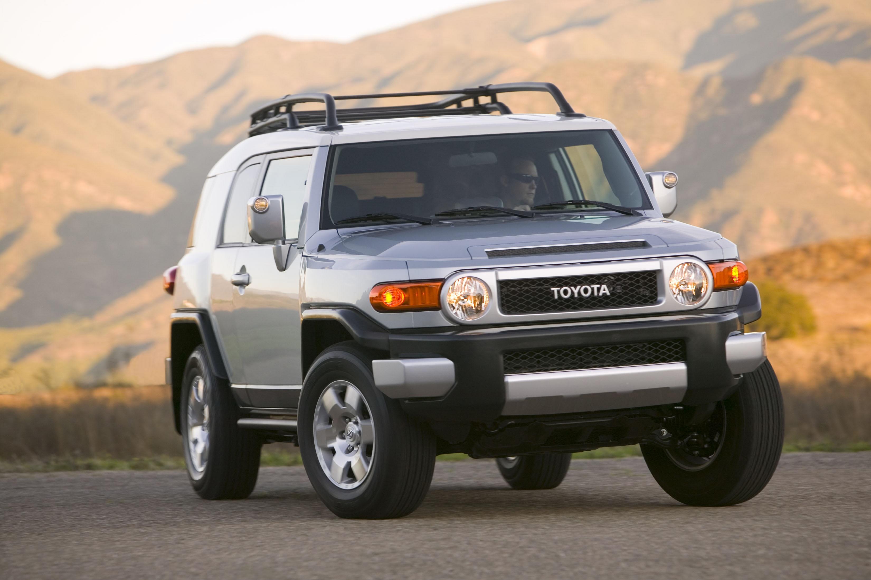 Research 2008
                  TOYOTA FJ Cruiser pictures, prices and reviews