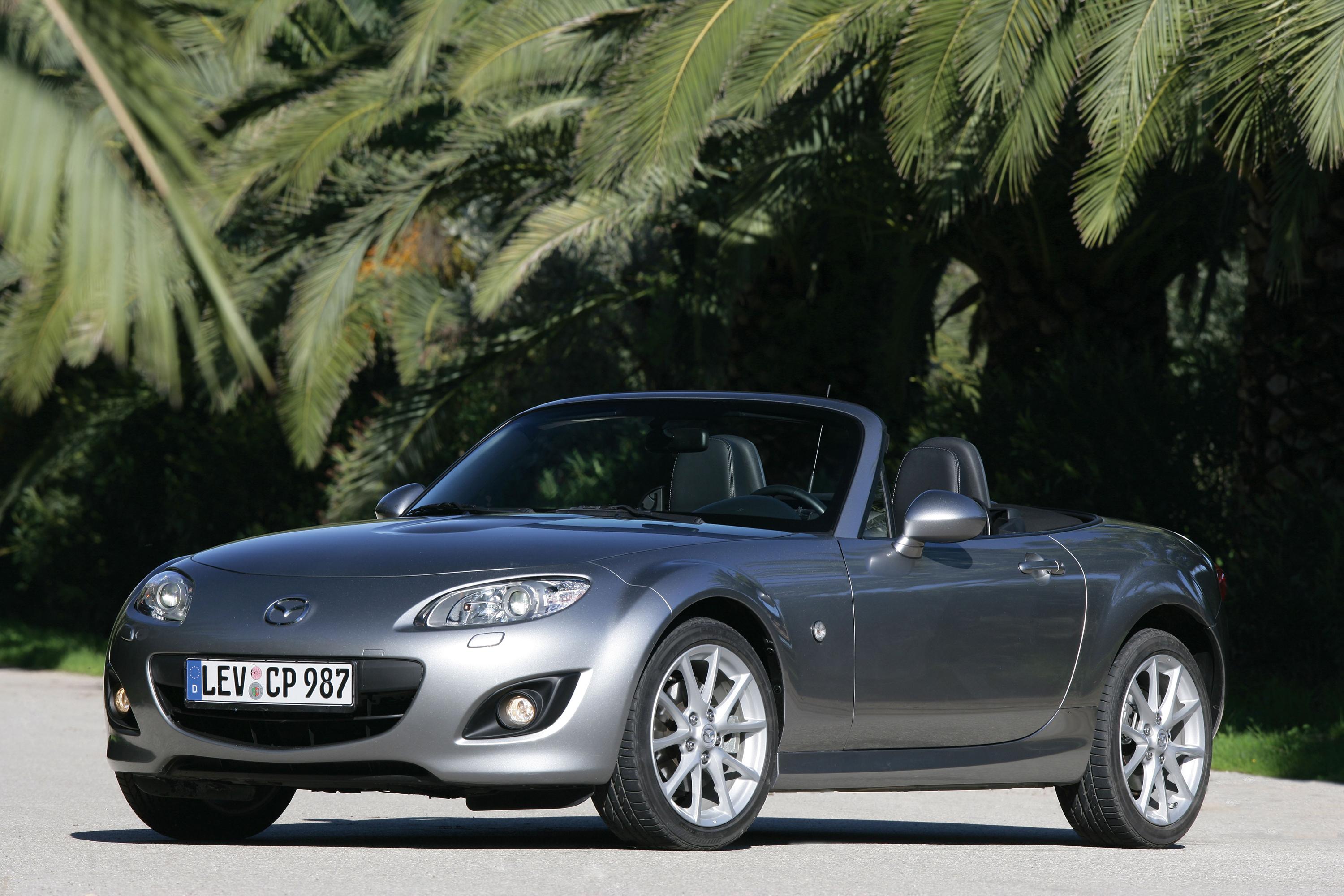 Research 2009
                  MAZDA MX-5 pictures, prices and reviews