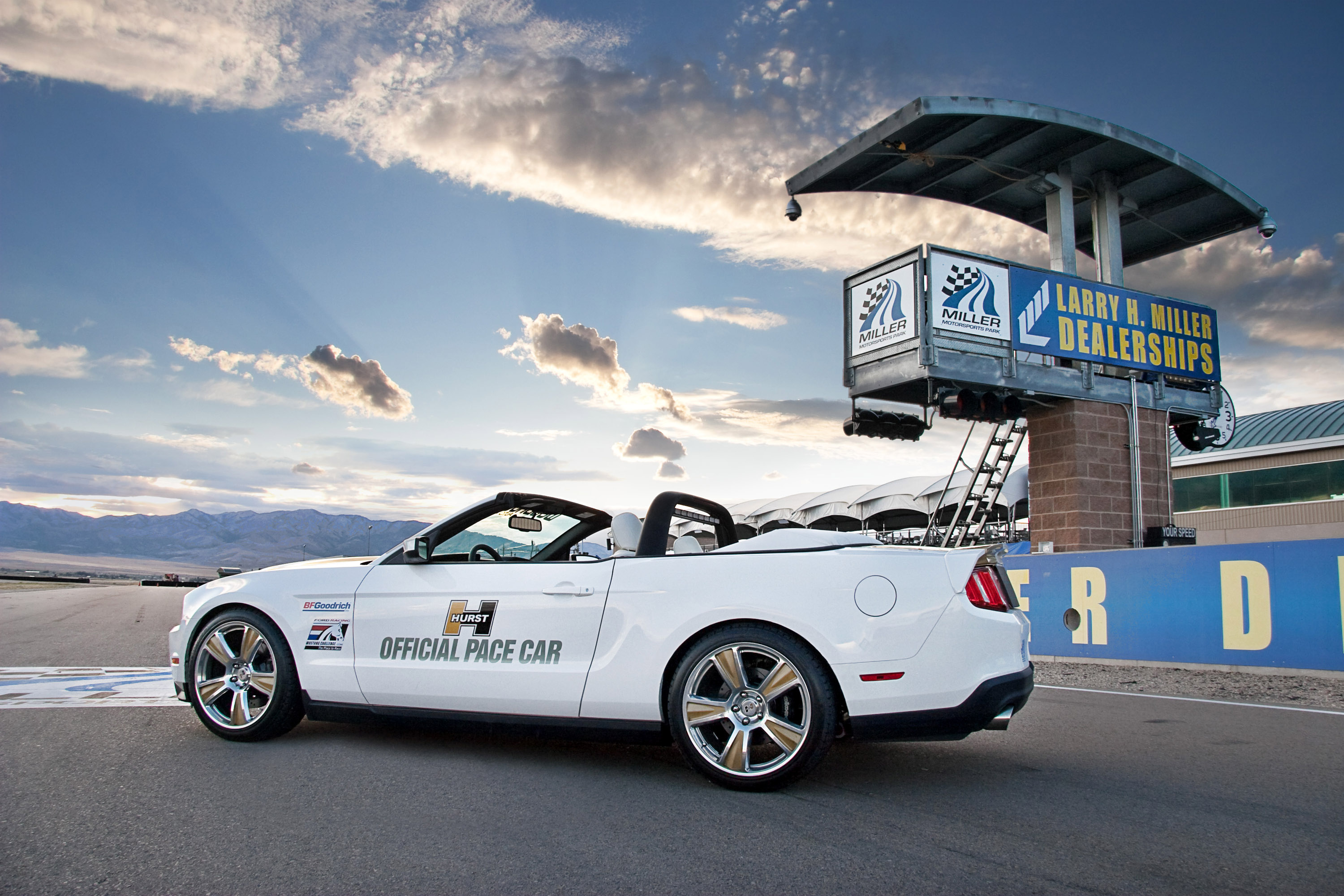 2010 Ford mustang hurst pace car #3
