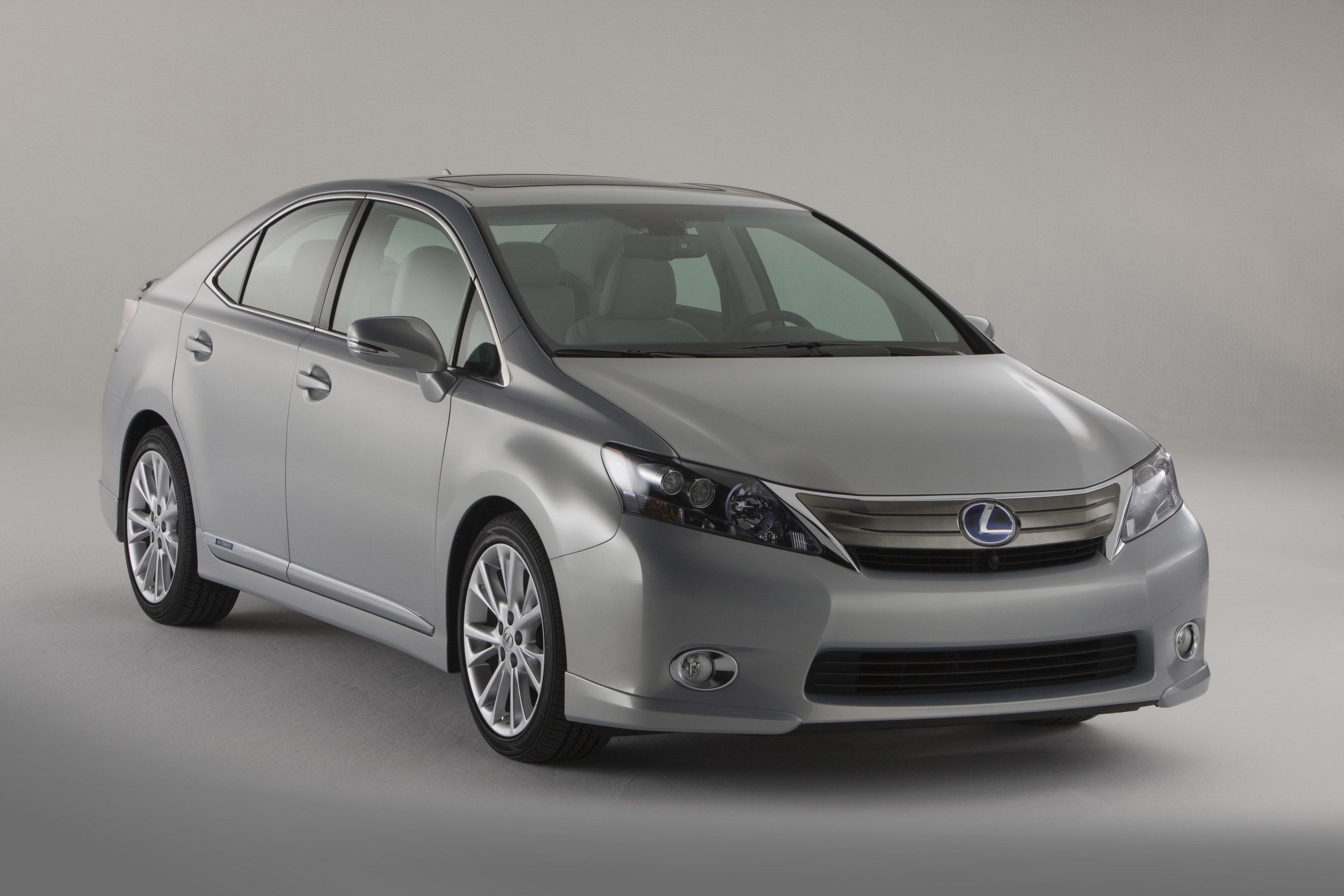 Lexus HS 250h - World’s First Hybrid-Only Luxury Vehicle
