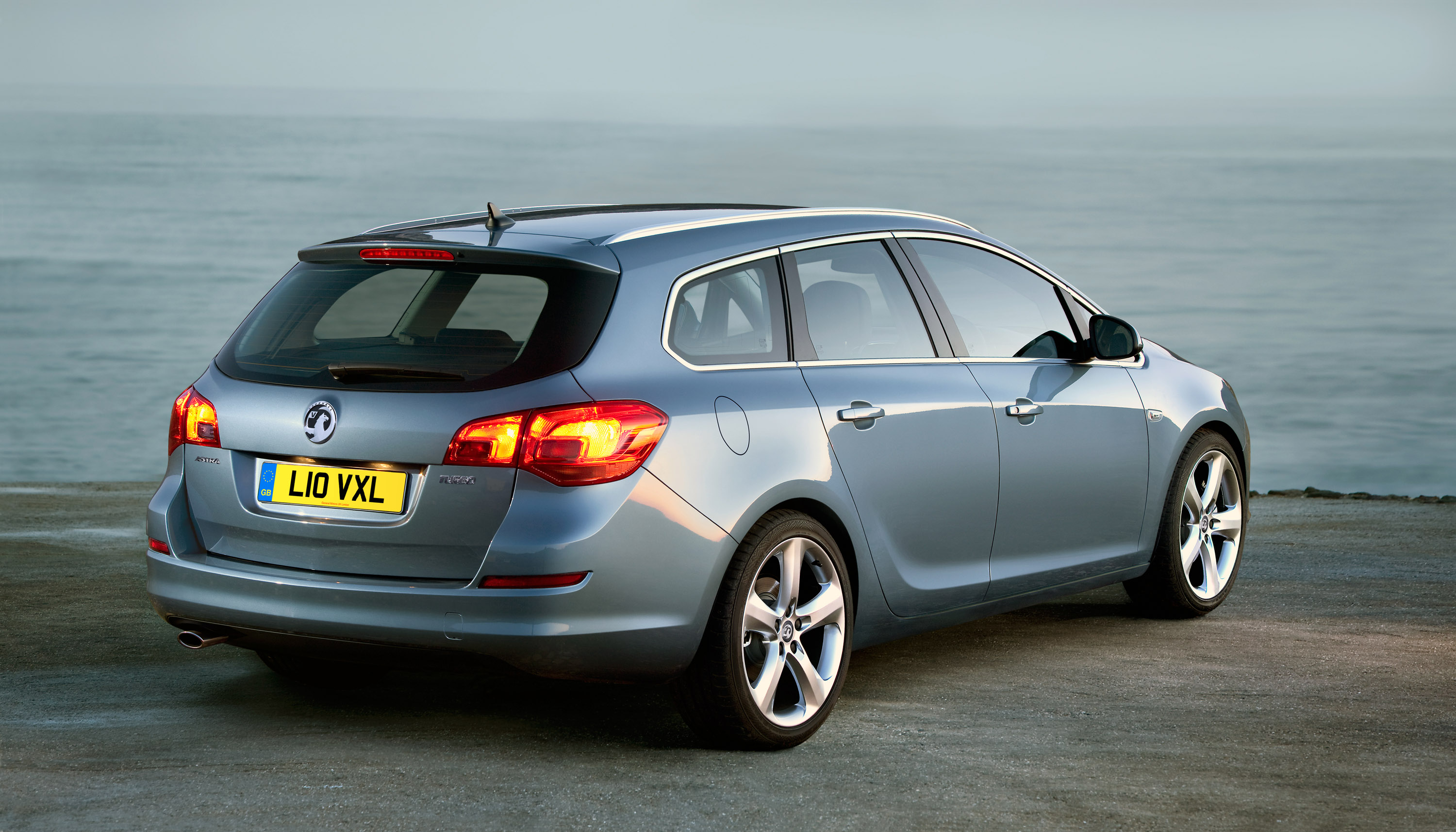 2011 Vauxhall Astra Sports Tourer full details
