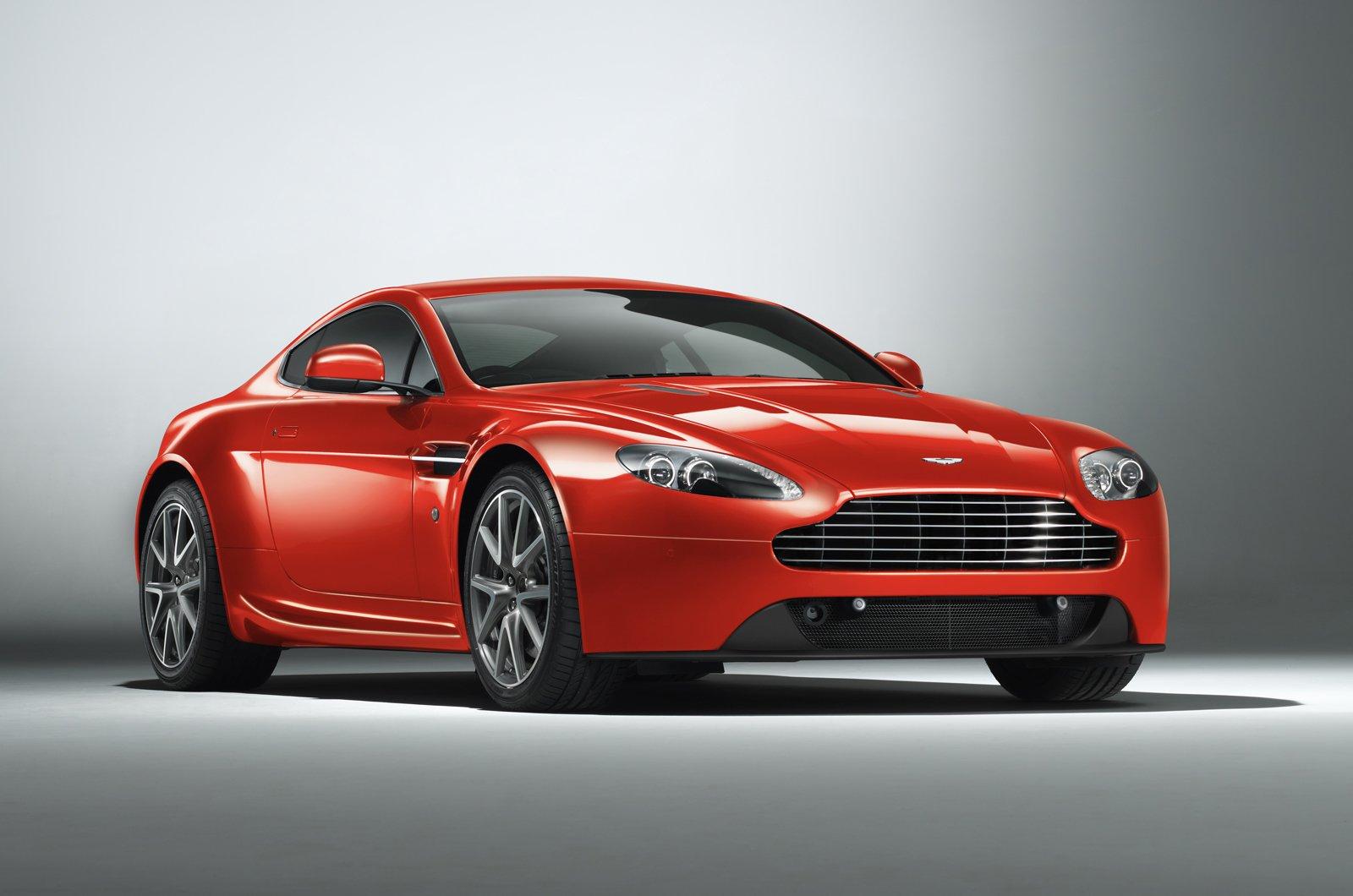 2012 Aston Martin V8 Vantage [HD video]