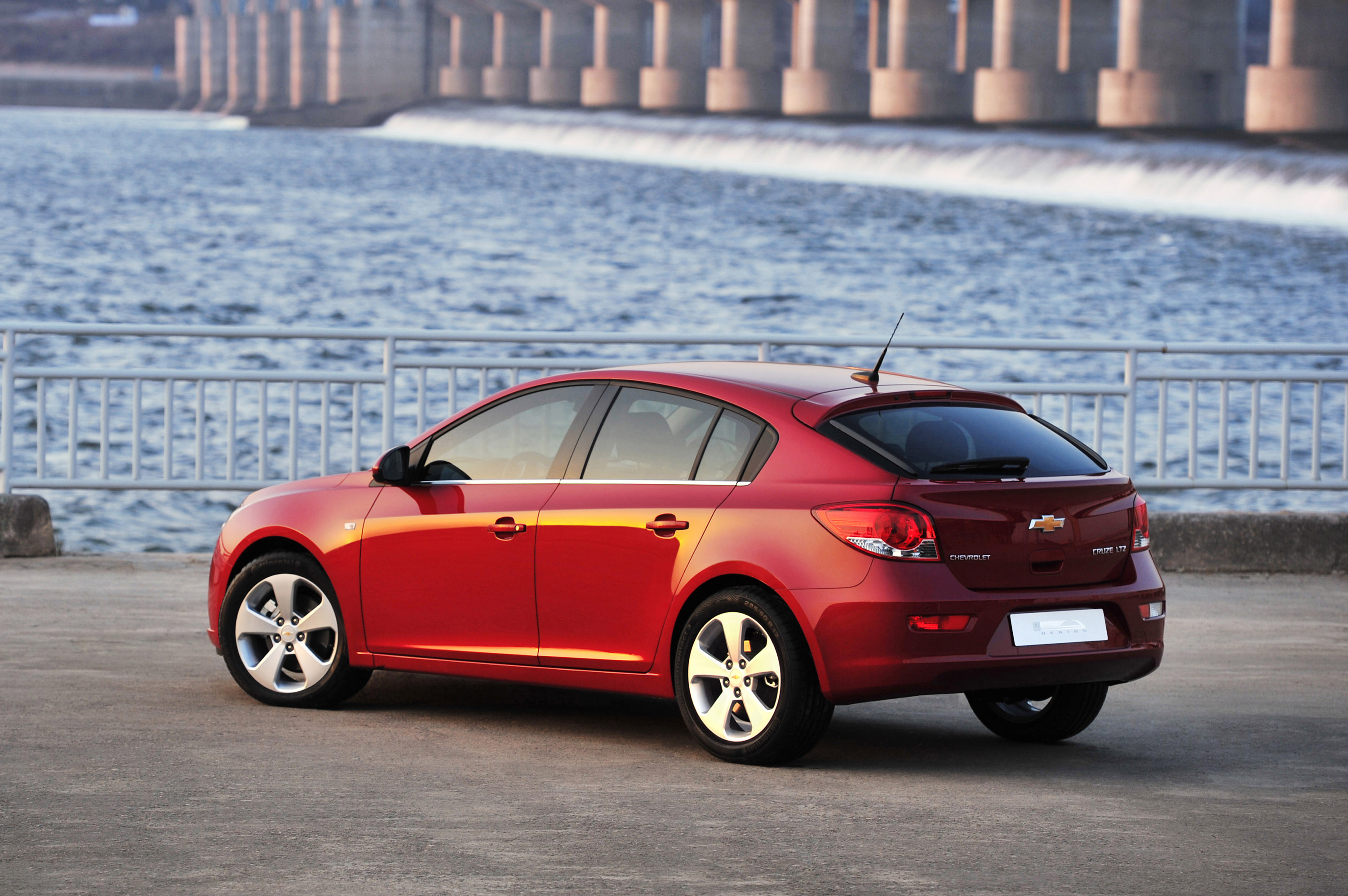 2012 Chevrolet Cruze Hatchback Price £13 995