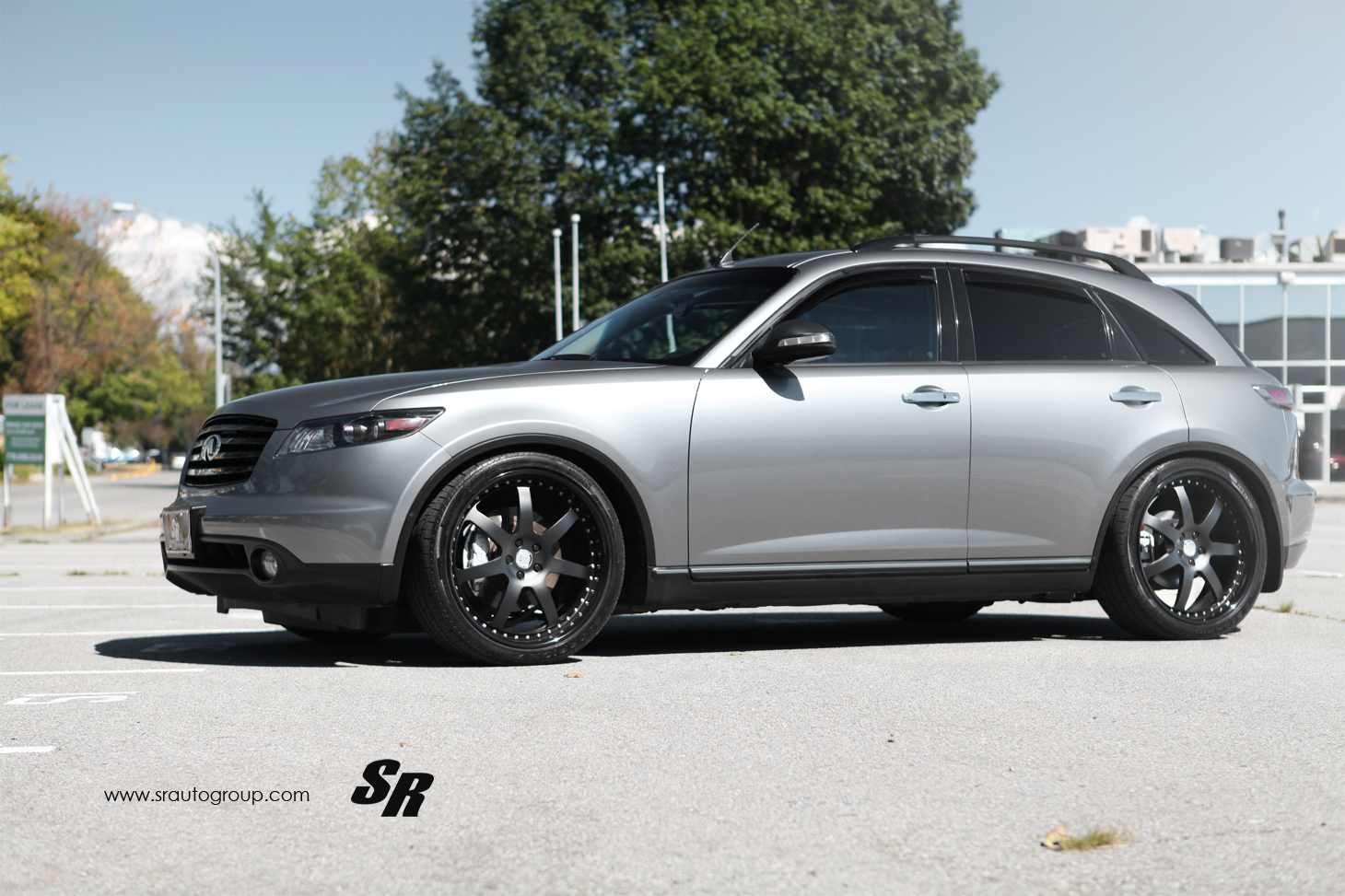 2012 SR Auto Infiniti FX35 Shows Extraordinary Stance