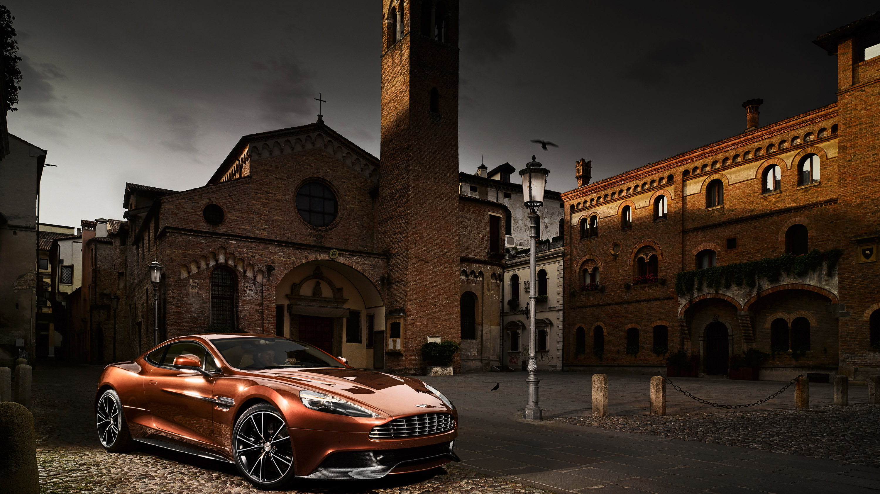 2013 Aston Martin Vanquish revealed