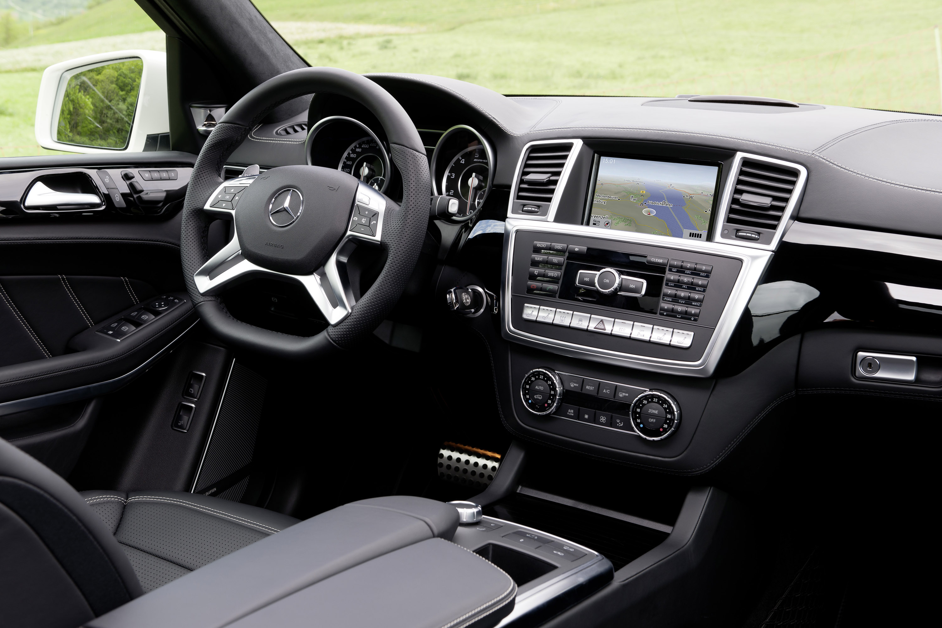 2013 Mercedes Benz Gl 63 Amg Blends Luxury Style And