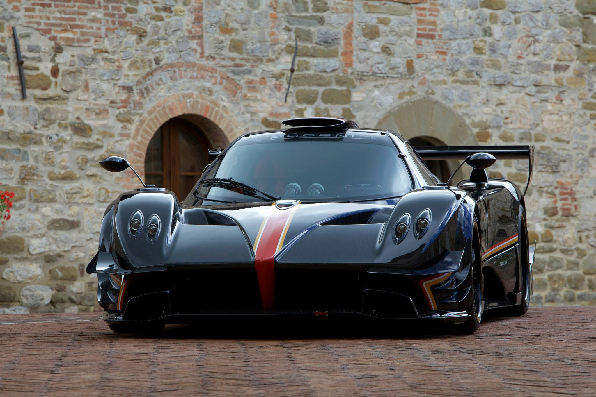Pagani Zonda Revolucion Price 2 200 000