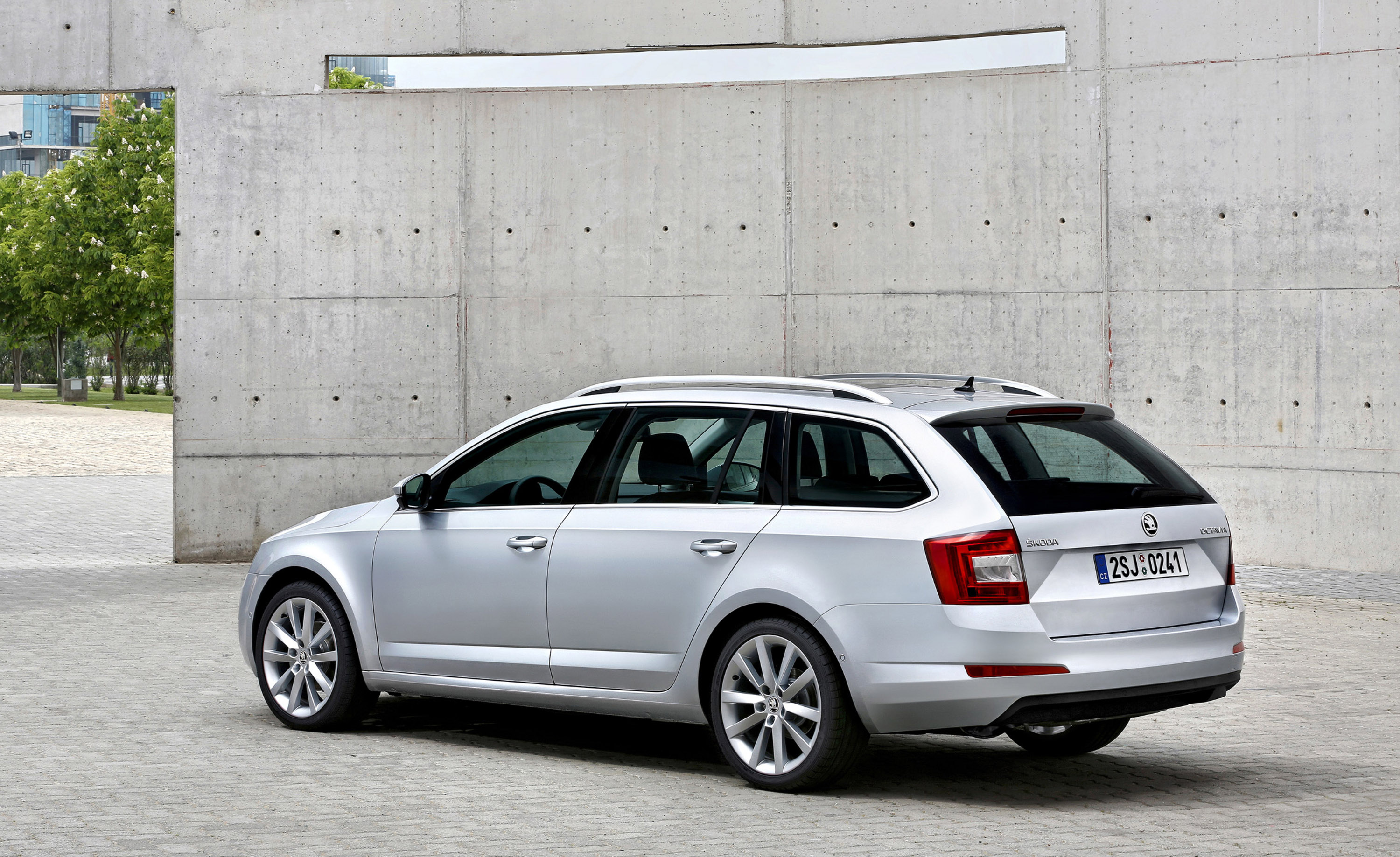 Skoda Octavia:  The Ultimate Family Car?  (Price Considered). - zzakzby