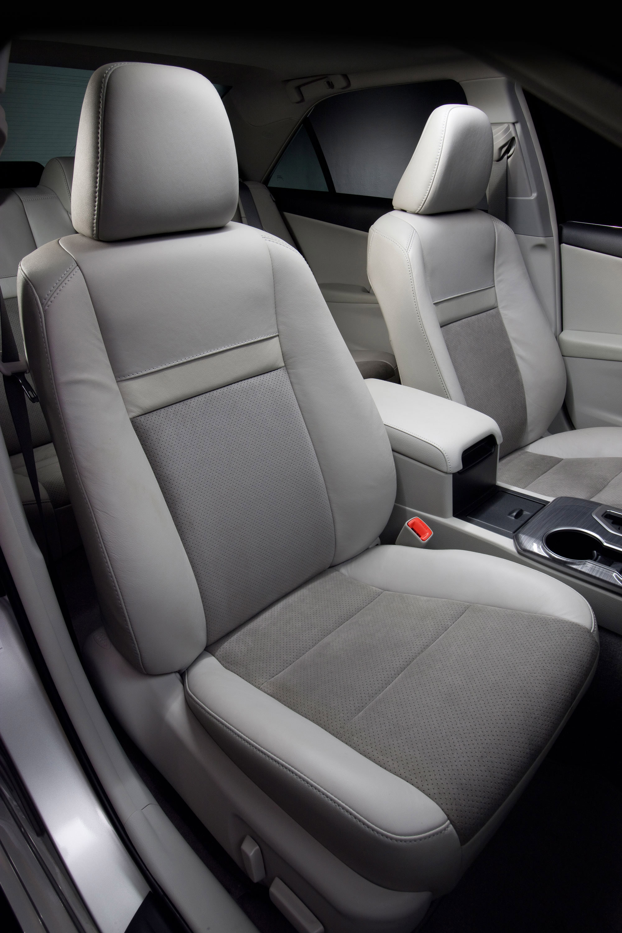 Toyota Corolla Battery >> 2013 Toyota Camry XLE - Interior Upgrades Toyota Corolla Battery >> 2013 Toyota Camry XLE - Interior Upgrades