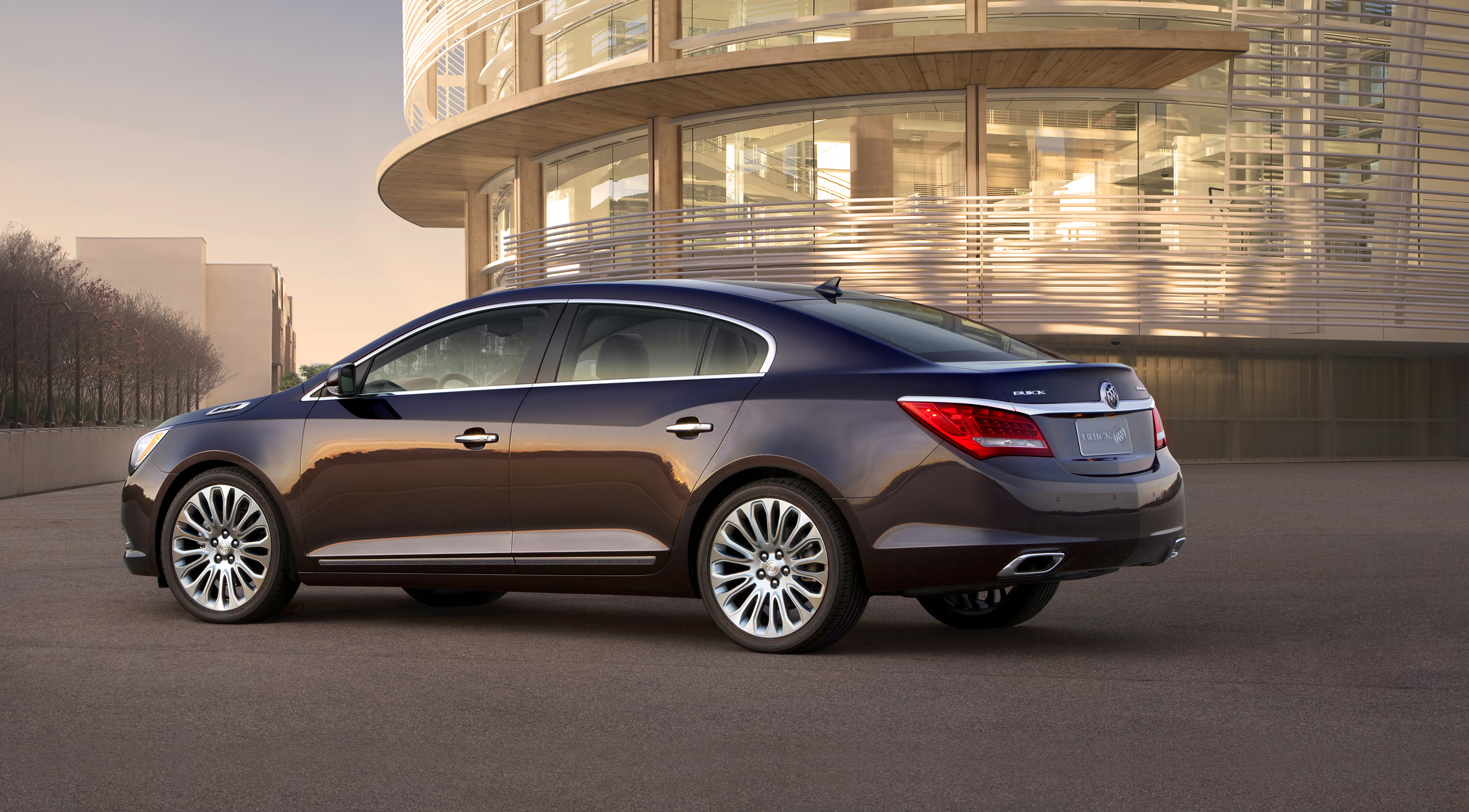Research 2014
                  BUICK LaCrosse pictures, prices and reviews