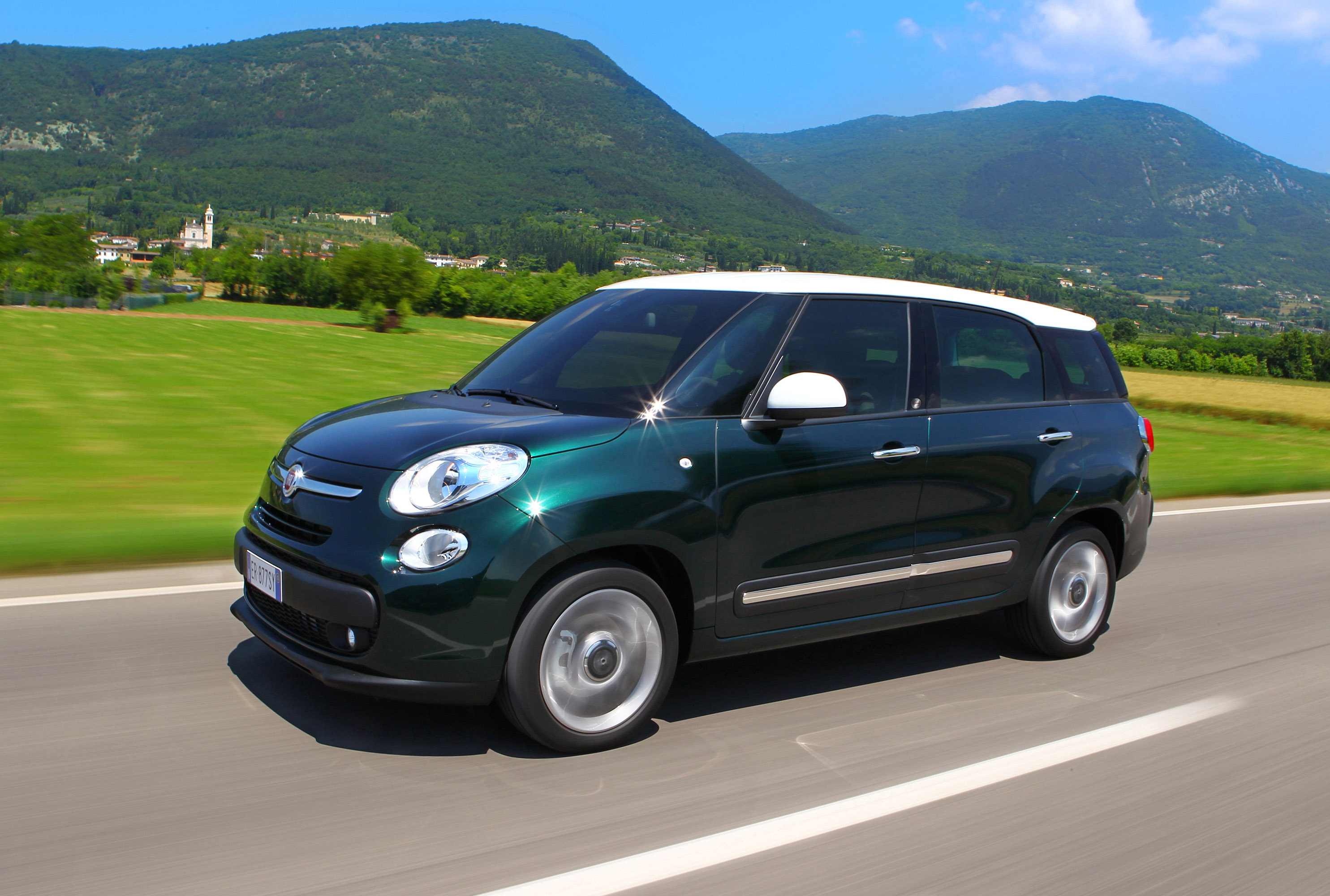 The 500 Family Grows With The New 2014 Fiat 500L Living
