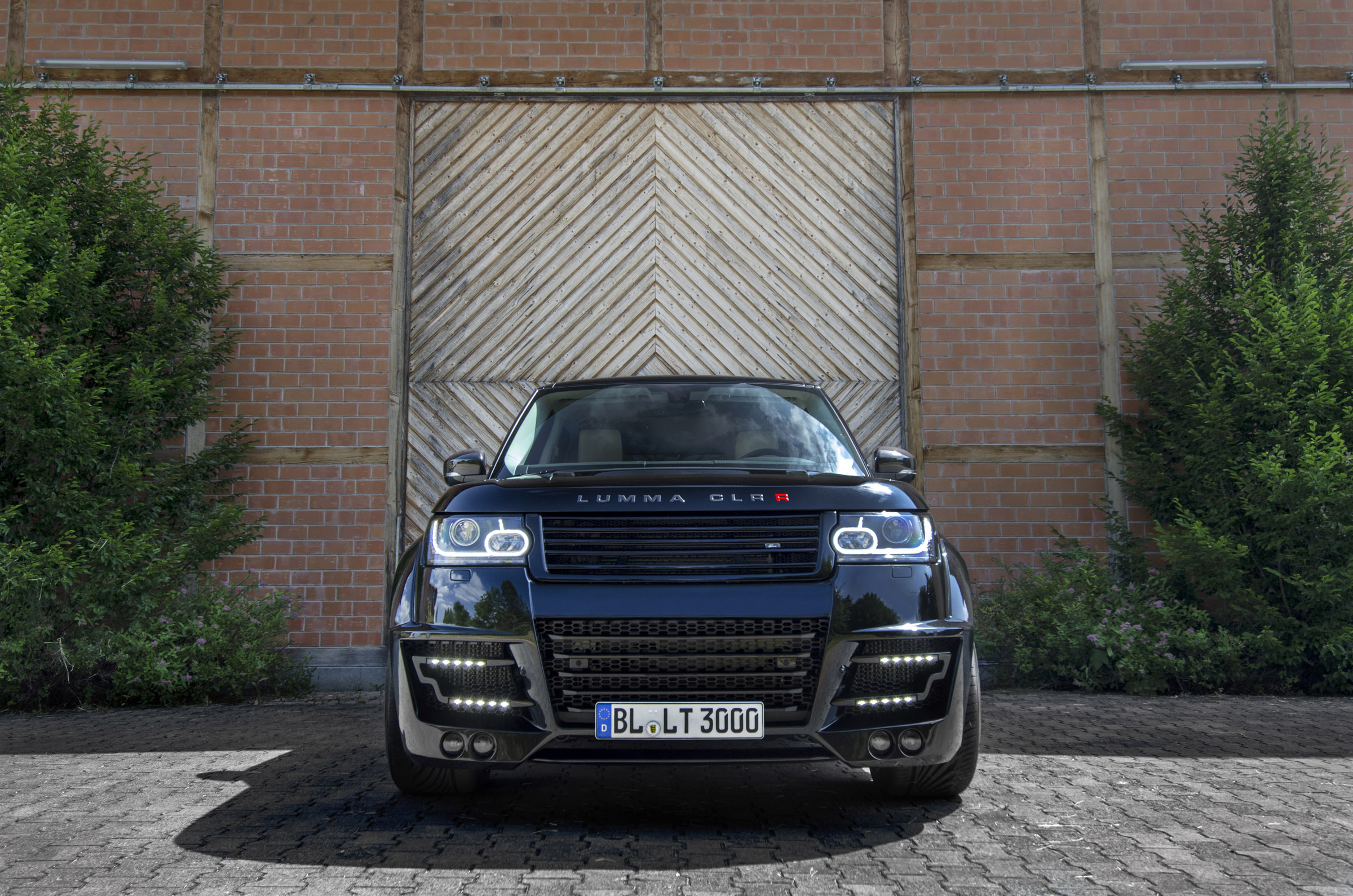 Lumma Design Range Rover CLR R Carbon Package