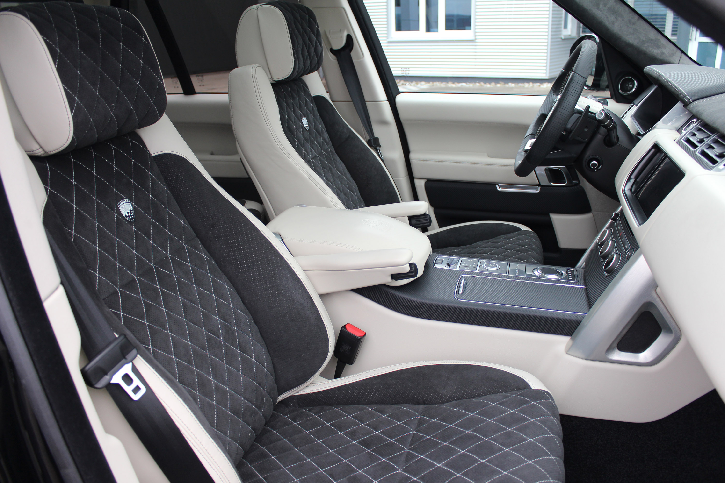 Lumma Design Range Rover CLR R Carbon Package
