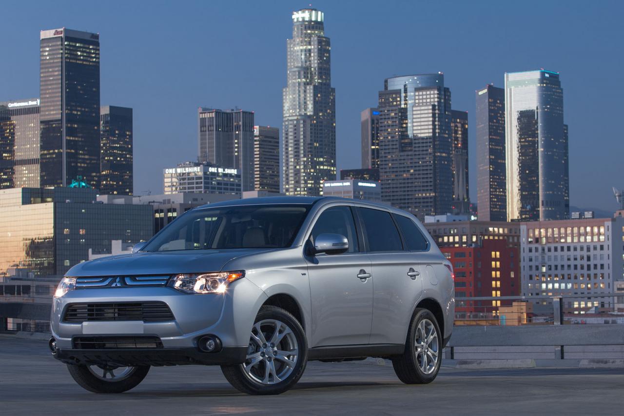 Mitsubishi Outlander Is Official Safety Vehicle For Pikes Peak