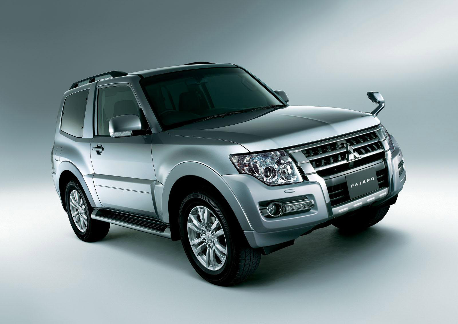 2015 Mitsubishi Pajero Facelift