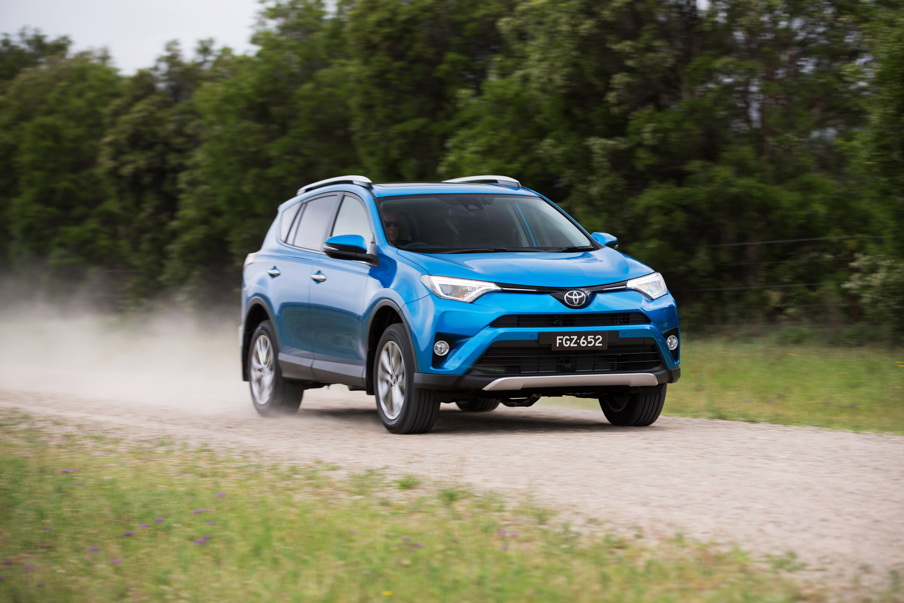 2015 Toyota RAV4 arrives in UK