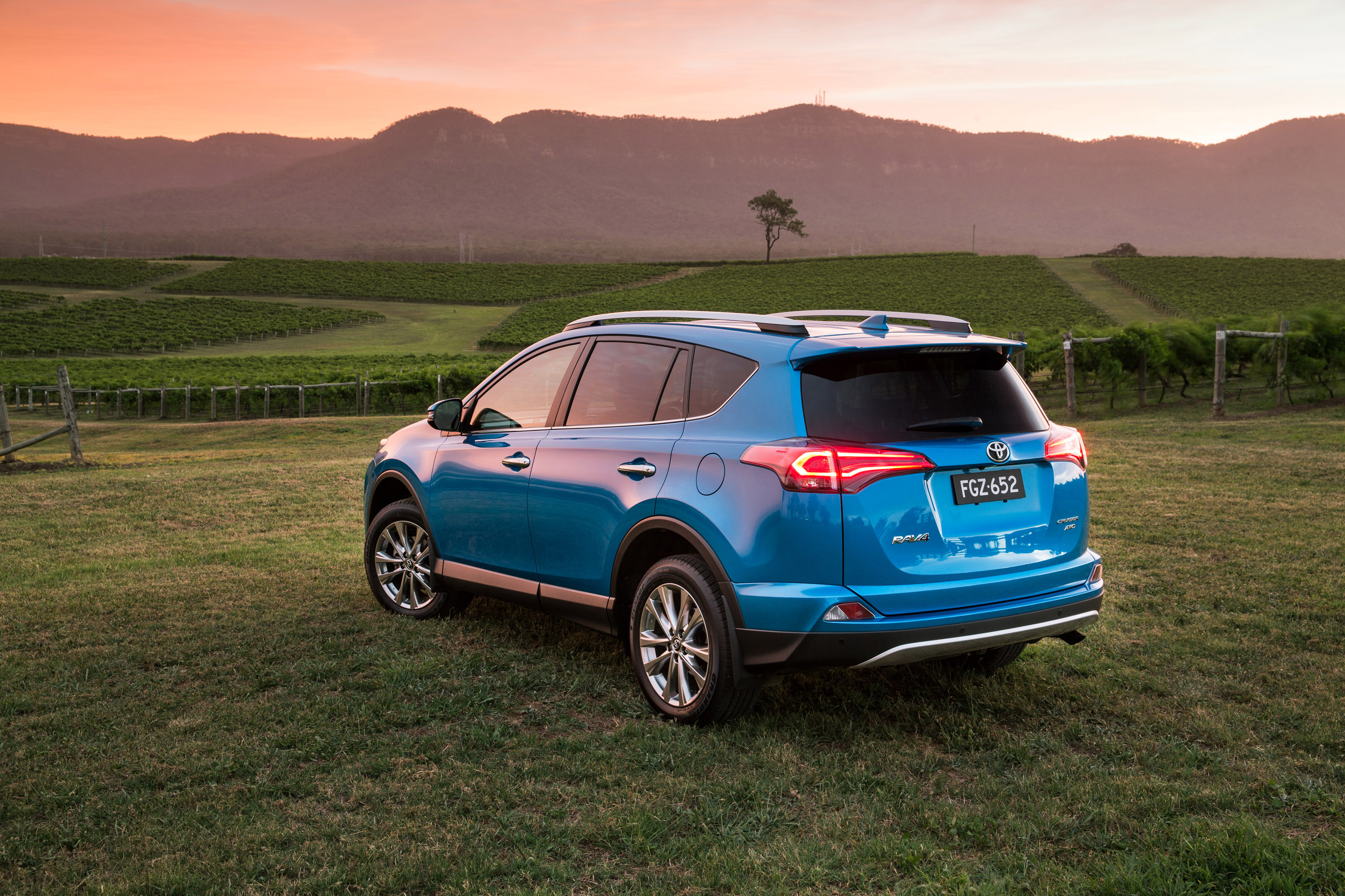 2015 Toyota RAV4 arrives in UK