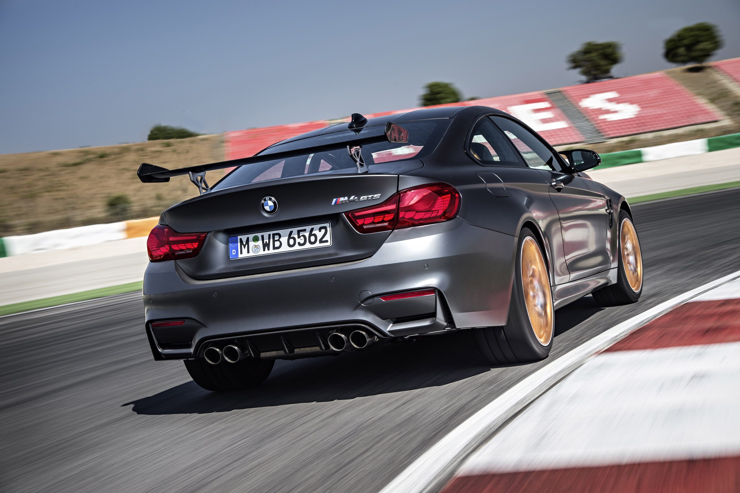BMW Releases M4 GTS High Performance Special Edition for the First Time