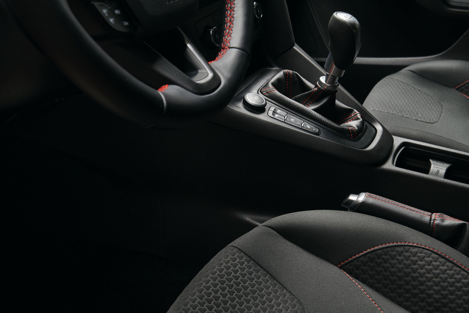 Ford Introduces Focus Red And Black Editions