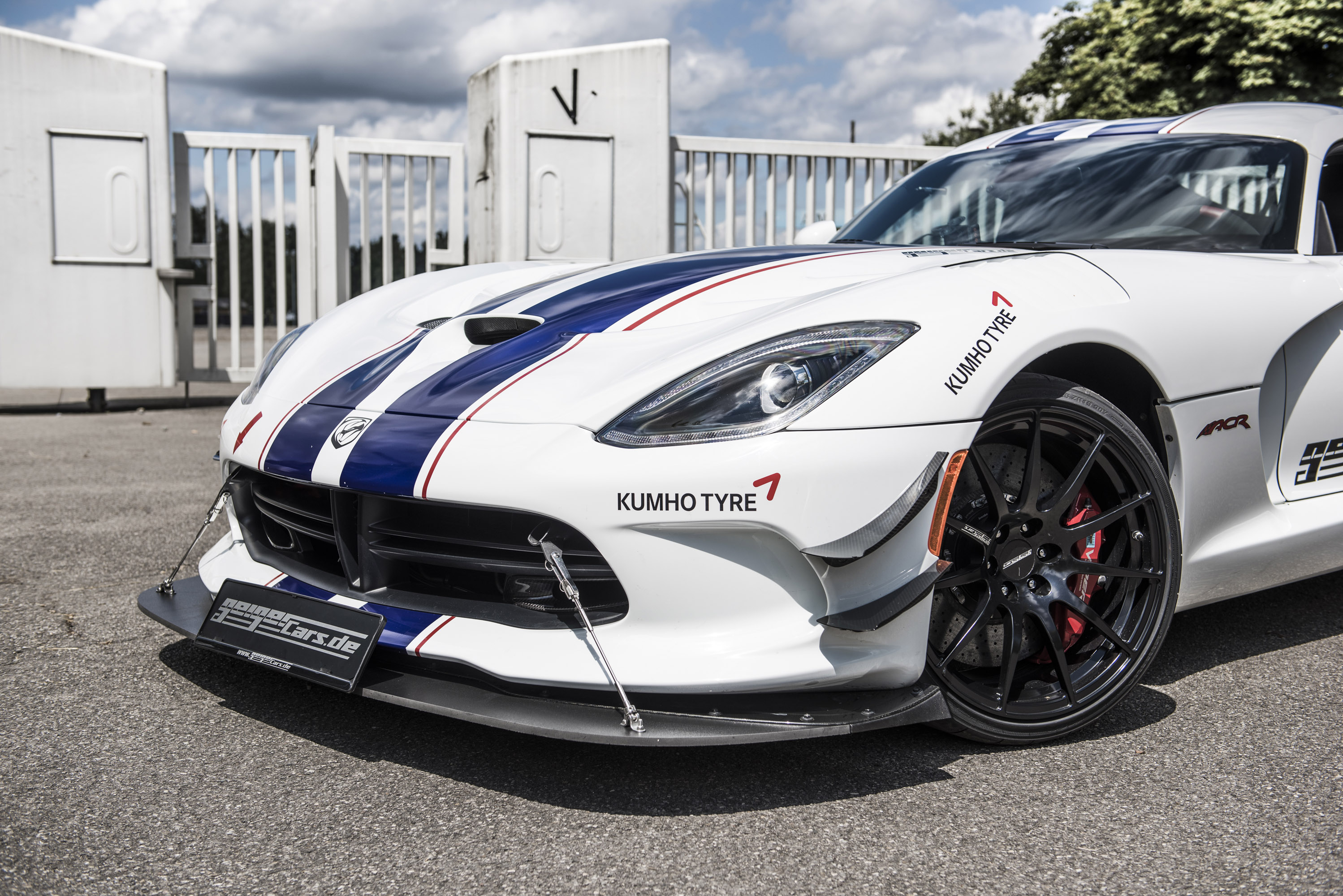 GeigerCars.de releases tuned Dodge Viper ACR