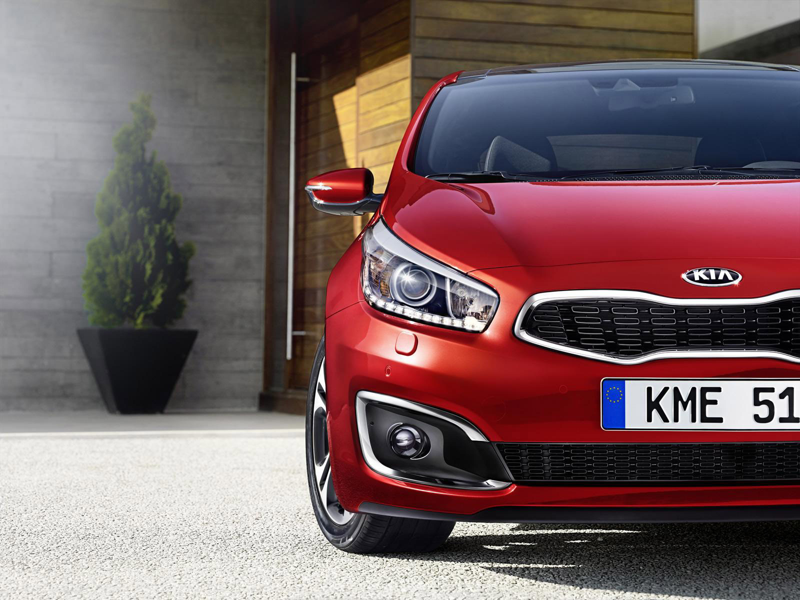 2016 Kia cee'd Facelift Debuts with Minor Styling Updates and New Engine