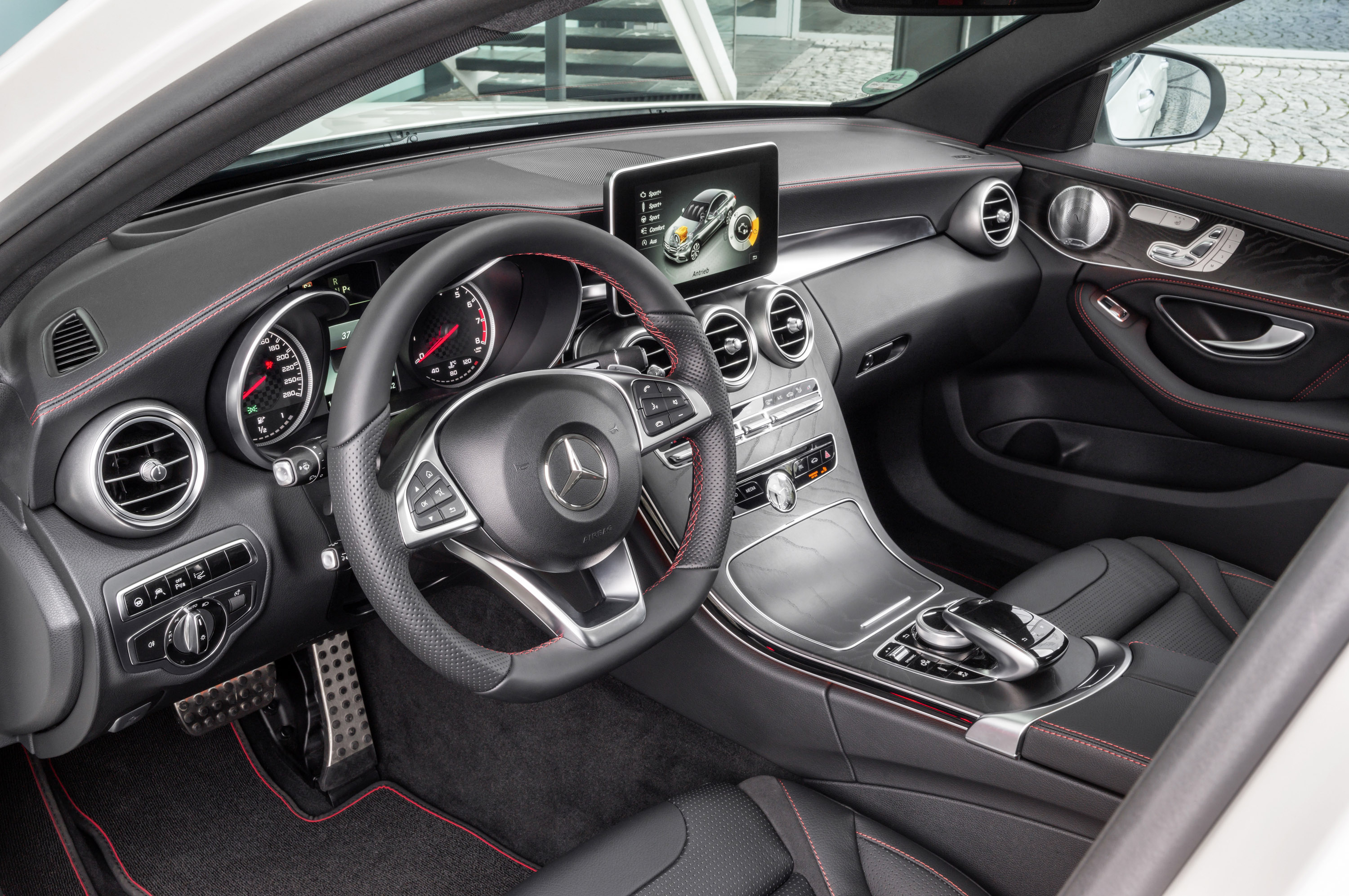 https://www.automobilesreview.com/gallery/2016-mercedes-benz-c450-amg-sport/2016-mercedes-benz-c450-amg-sport-15.jpg