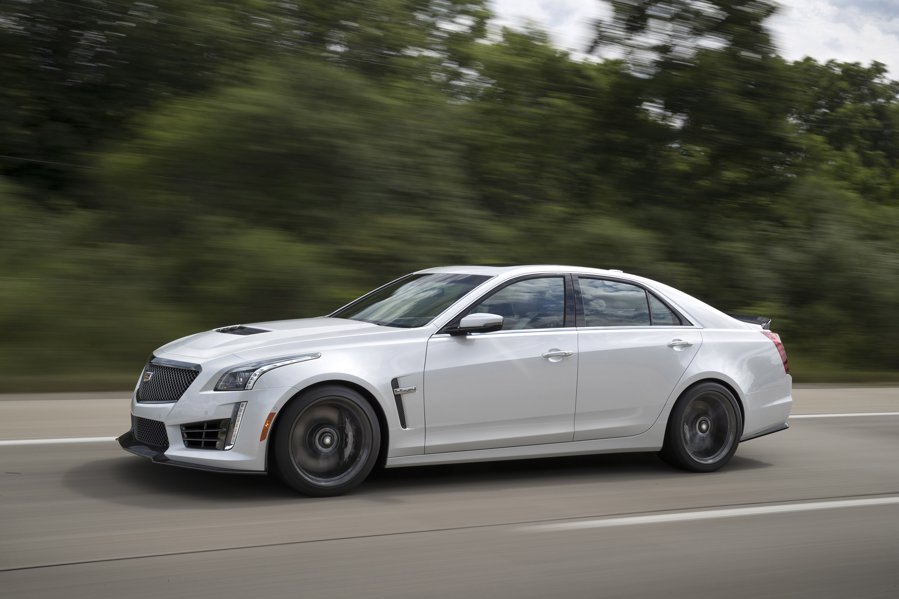 Cadillac introduces Carbon Black sport package for the 2017 ATS and CTS