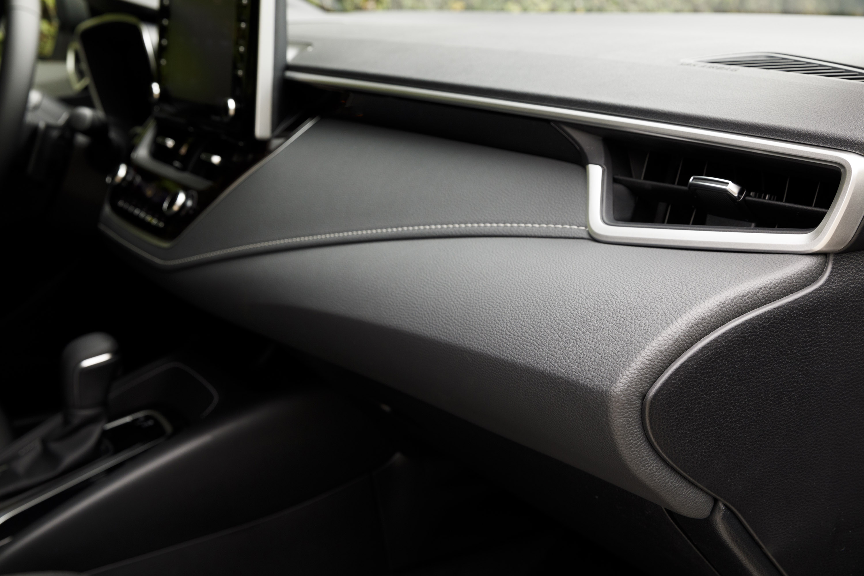 Car Audio Systems >> Toyota presents new Corolla Hybrid Car Audio Systems >> Toyota presents new Corolla Hybrid
