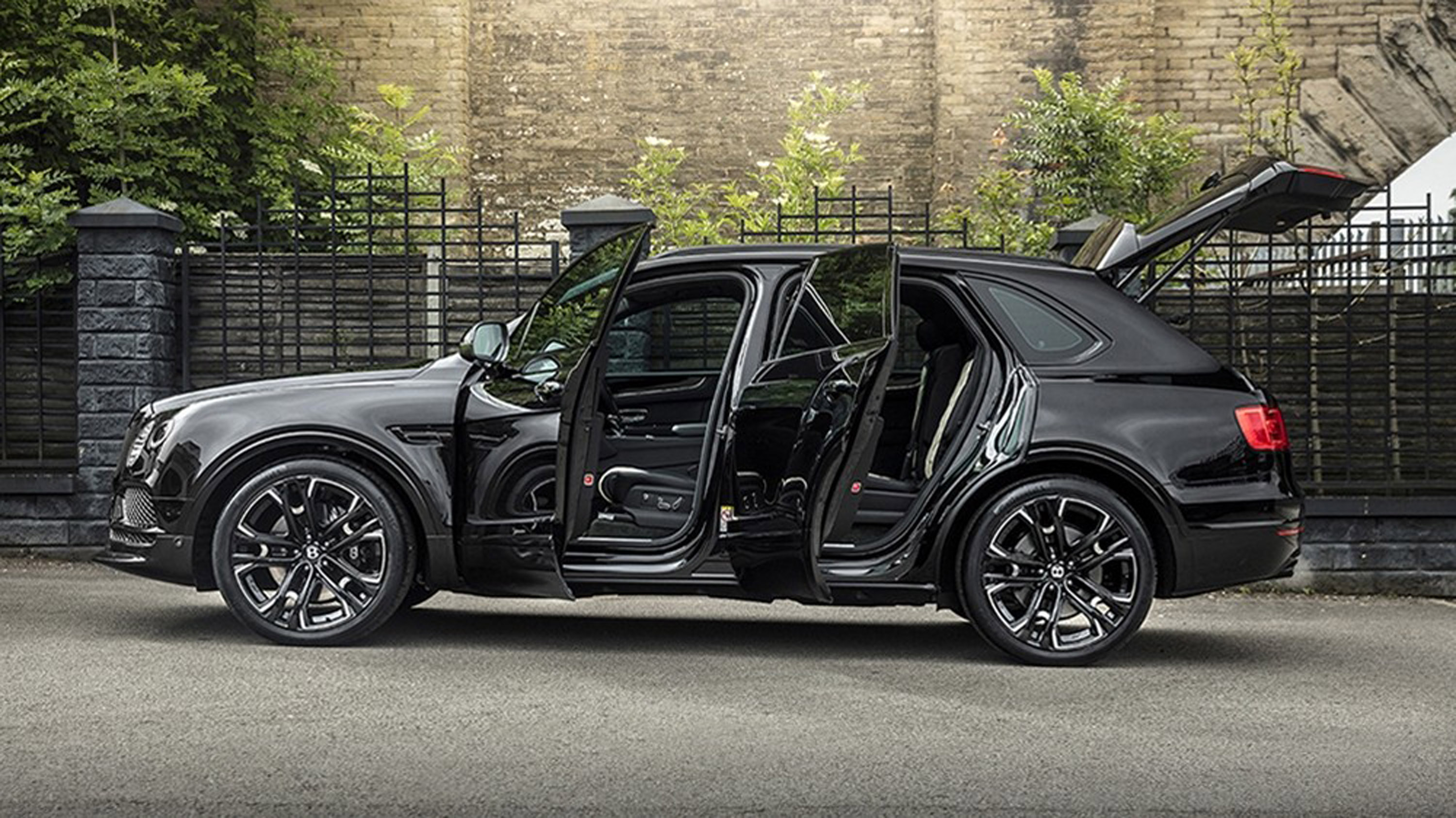 Kahn Design Upgrades Bentley Bentayga