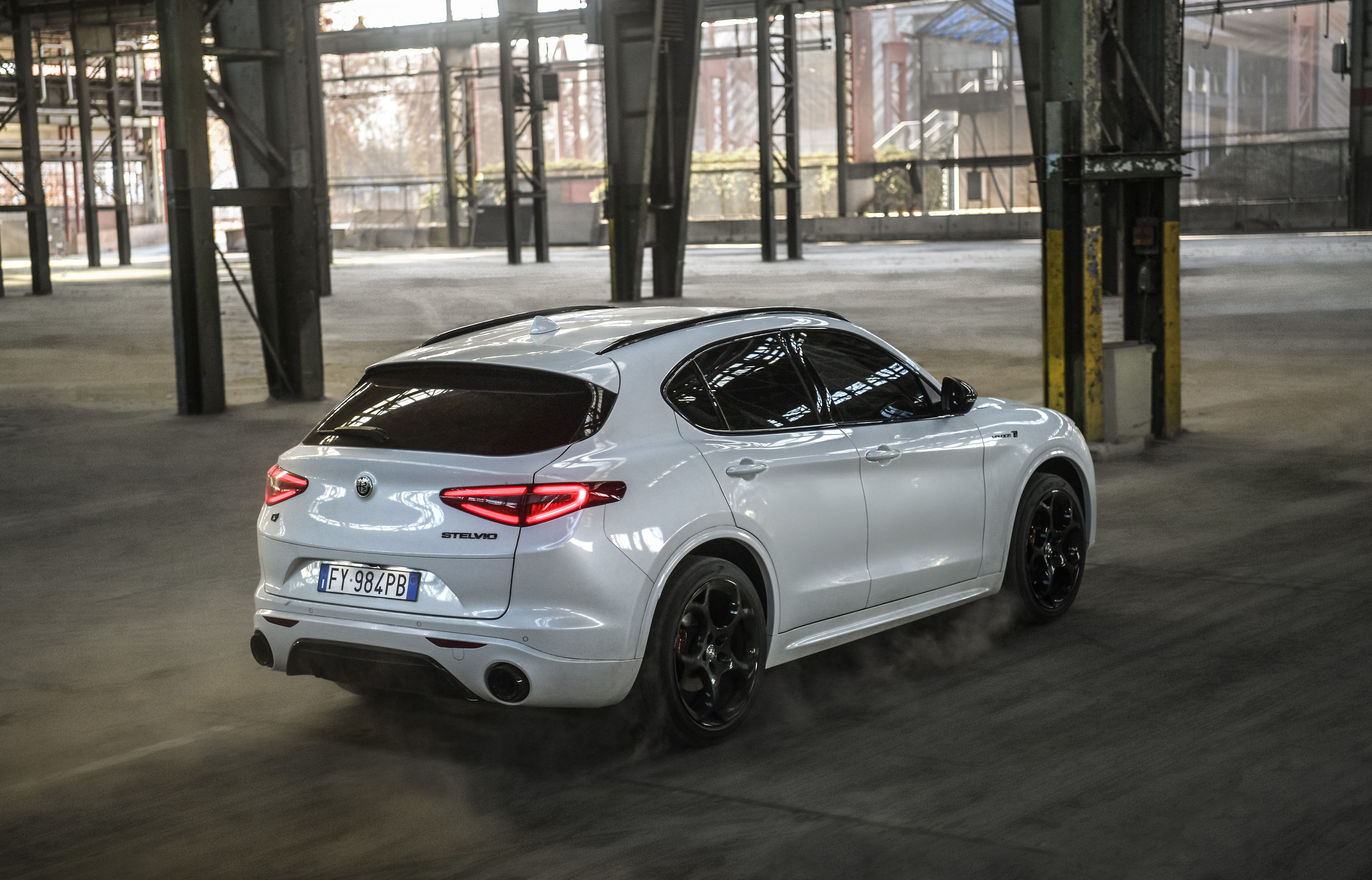 Alfa Romeo Stelvio Veloce (2021) HD Picture 2 of 10 142896 3000x1924