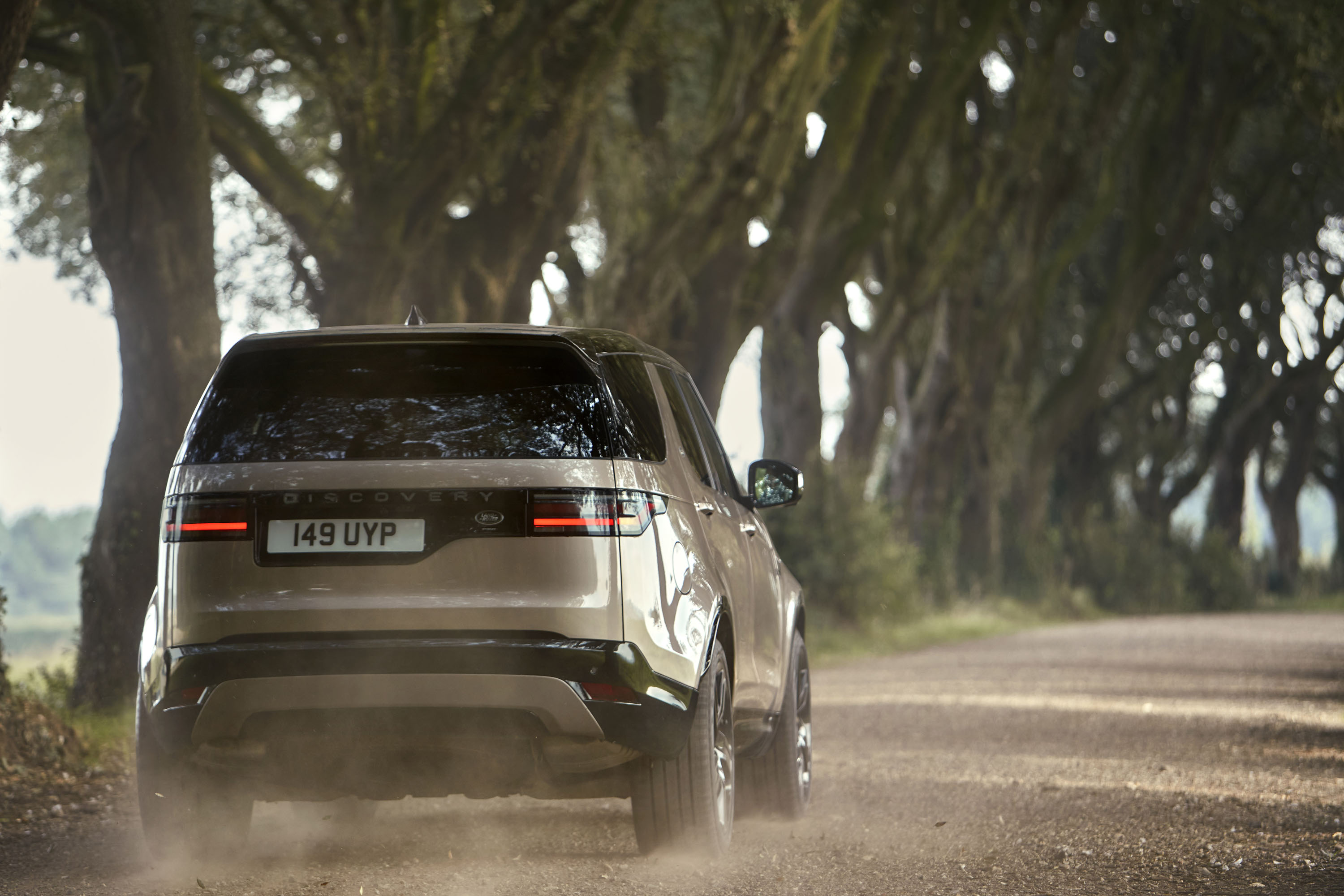 2021 land rover discovery blue