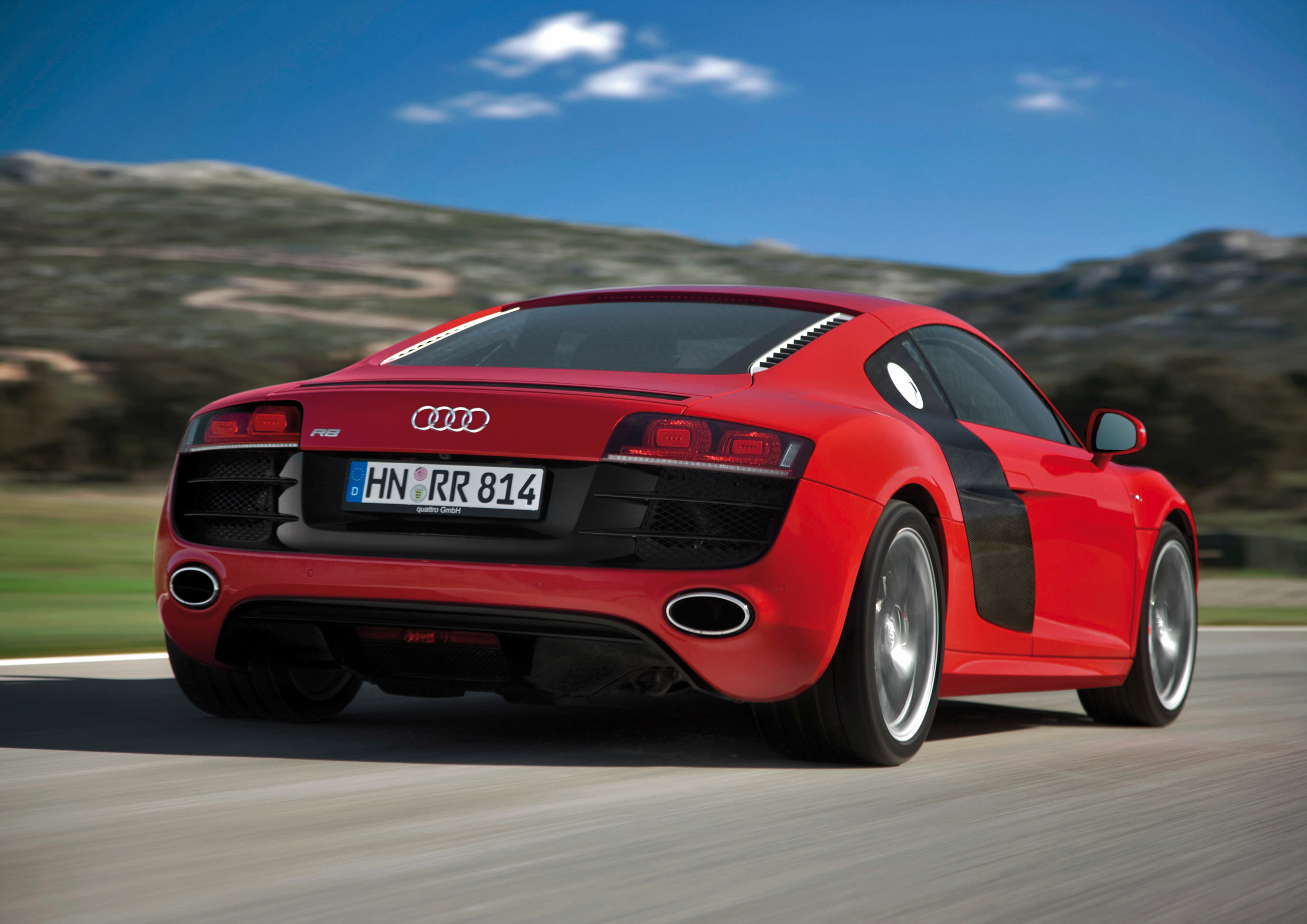 The Unbeatable Power Of The 2009 Audi R8 5 2 FSI Quattro