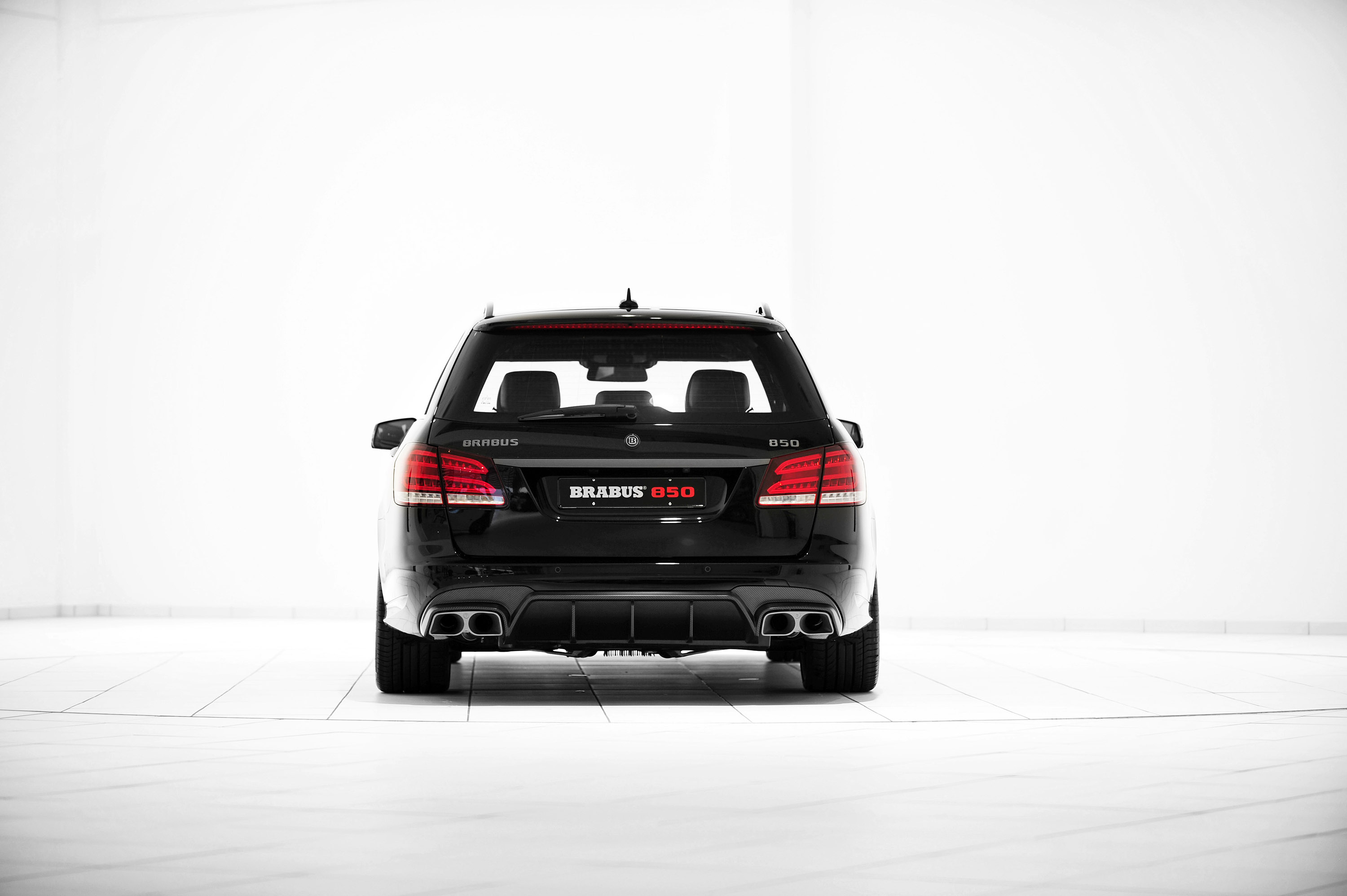 Supersized Brabus 850 6.0 Biturbo Mercedes E 63 AMG Station Wagon