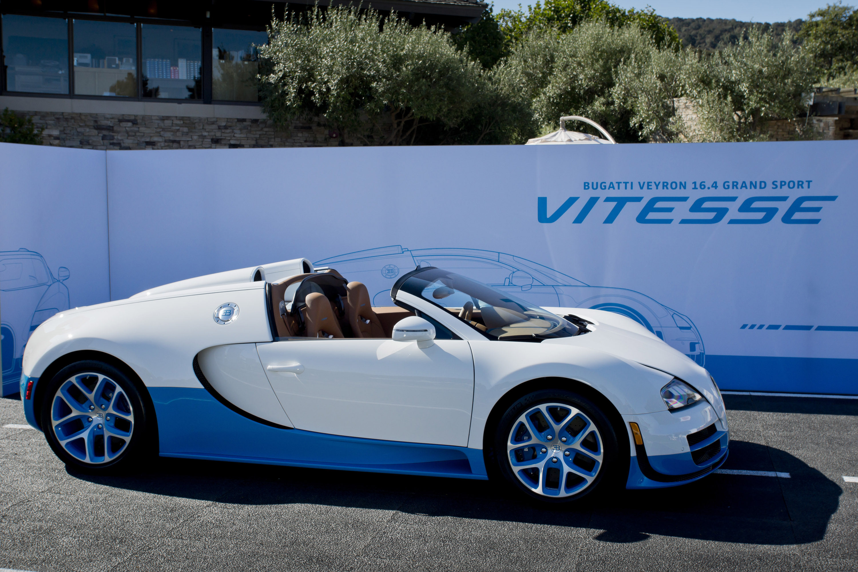 Bugatti Veyron 16.4 Grand Sport Vitesse Debuts at the 2013 Qatar Motor Show
