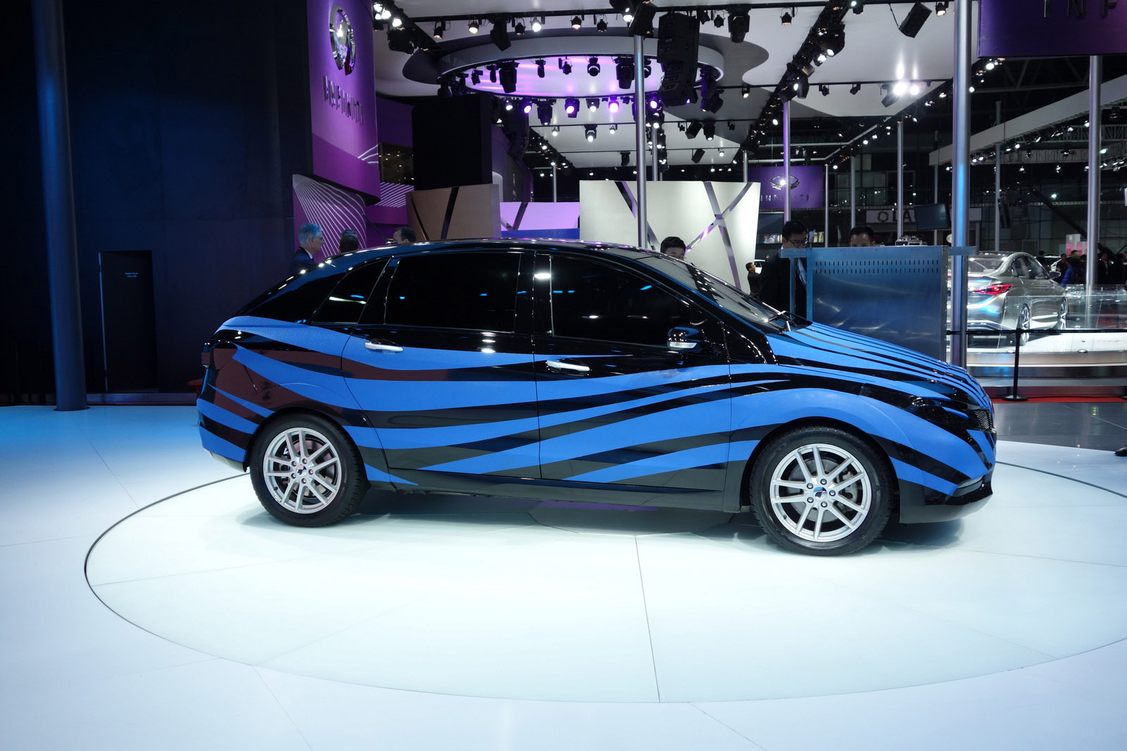 Mercedes Benz Denza x