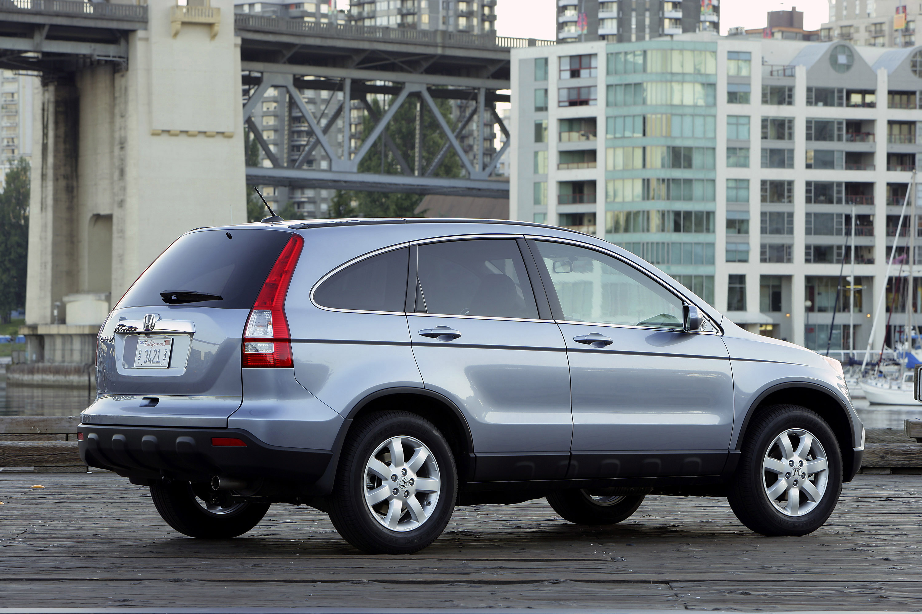 2009 Honda CR-V Delivers Refined and Stylish Approach to Entry-SUV Segment