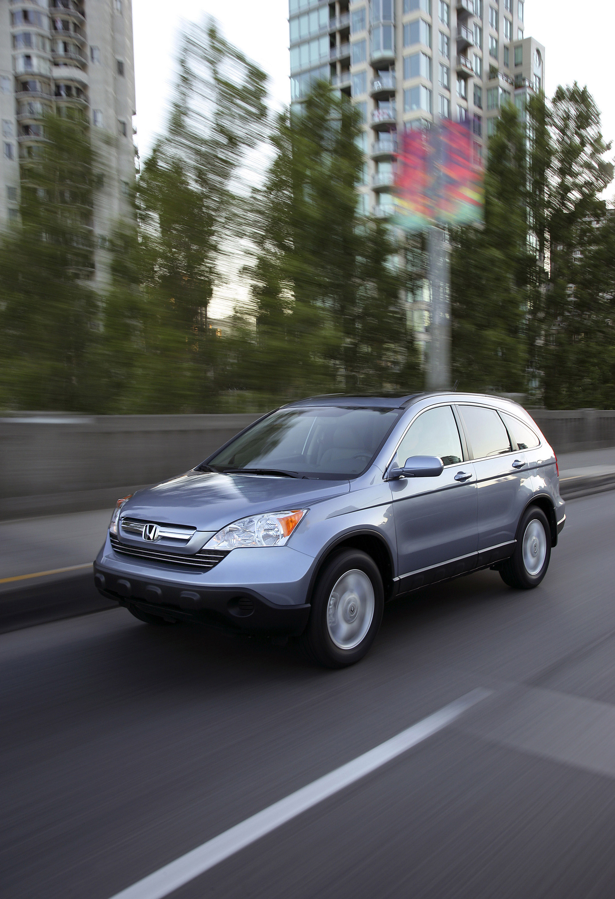 2009 Honda CR-V Delivers Refined and Stylish Approach to Entry-SUV Segment