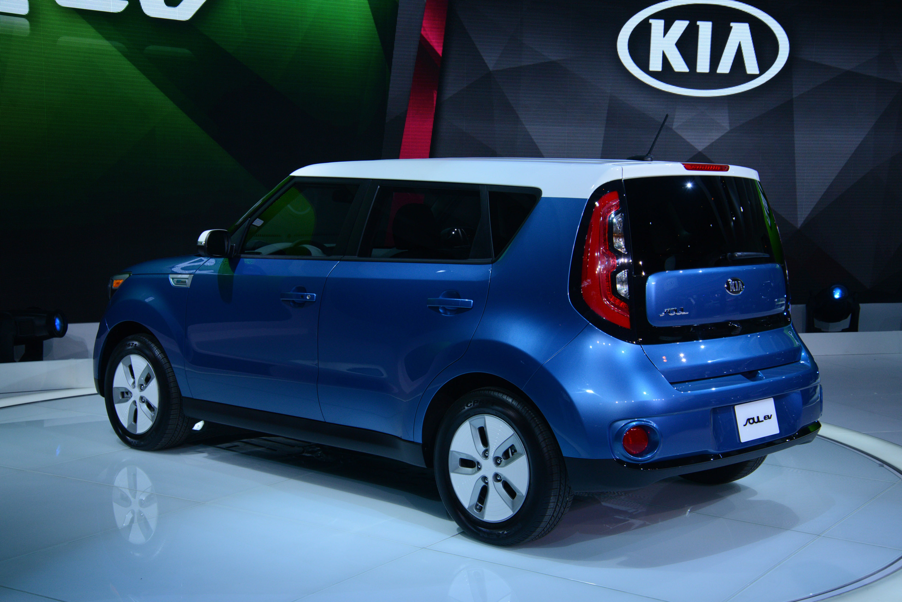 Kia Soul EV Chicago (2014) HD Picture 4 of 5 96243 2996x2000