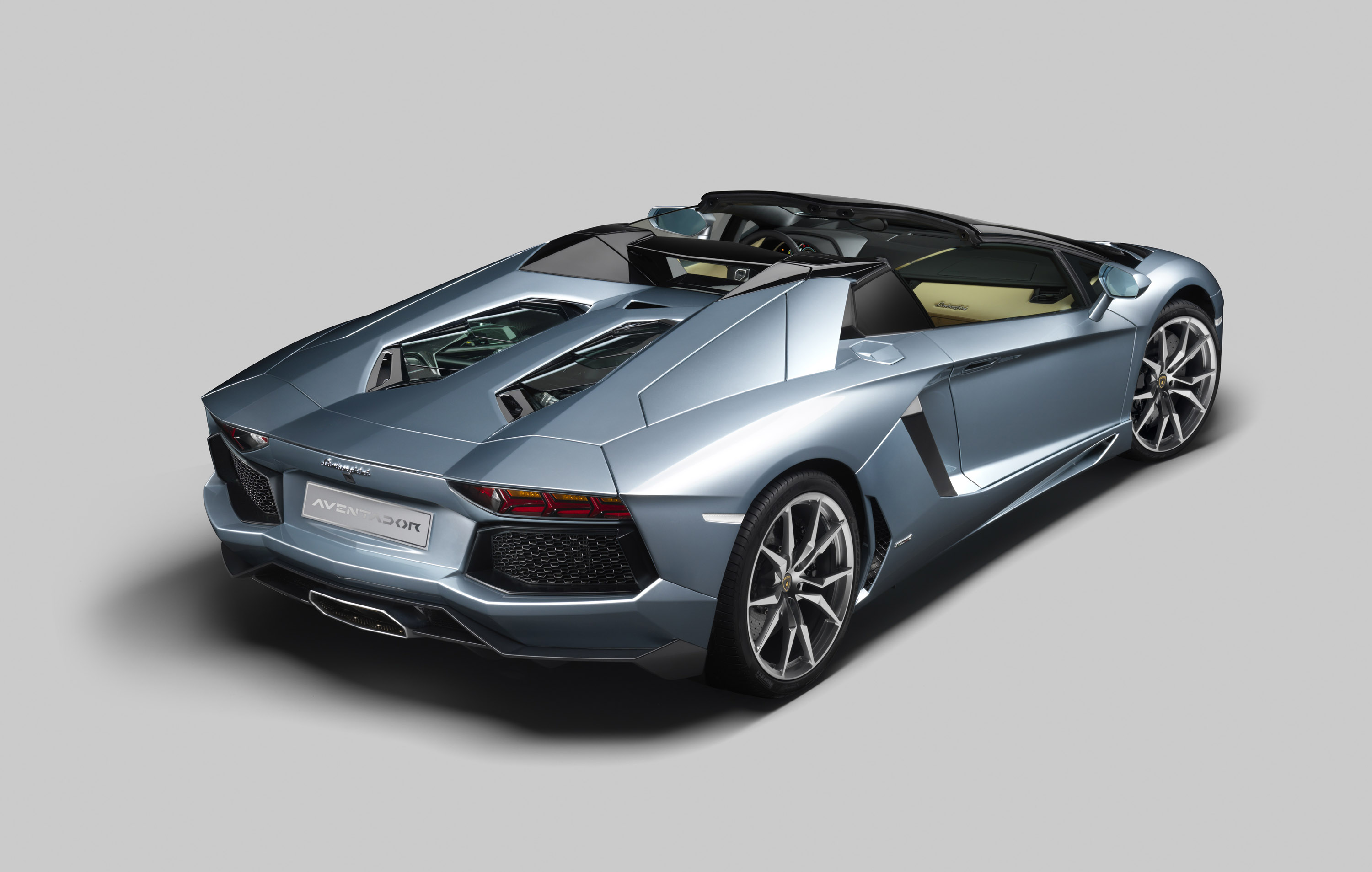 Aventador LP 7004 Roadster at Miami Airport Runway