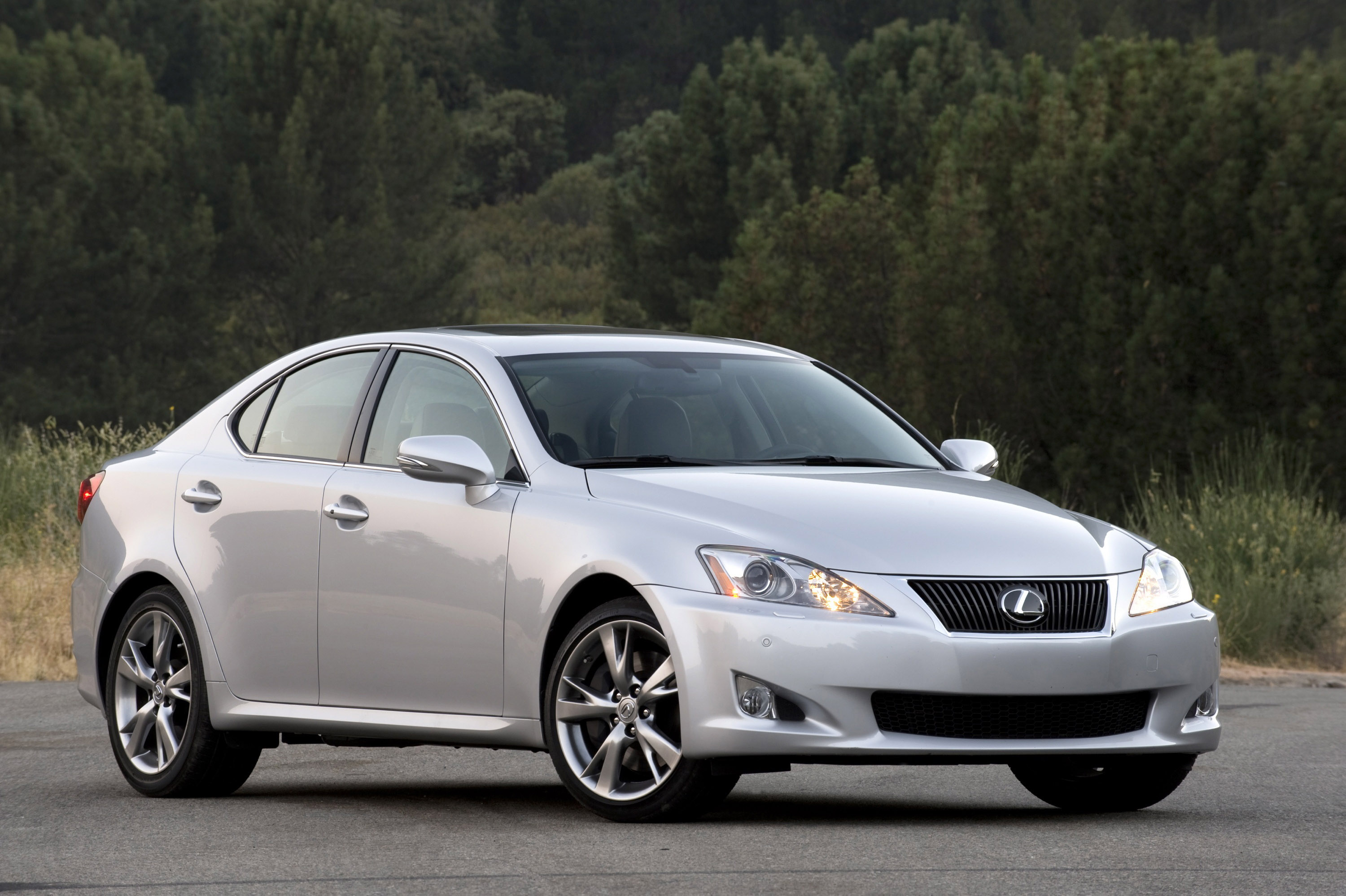 Lexus Adds Sporting Package to IS 250