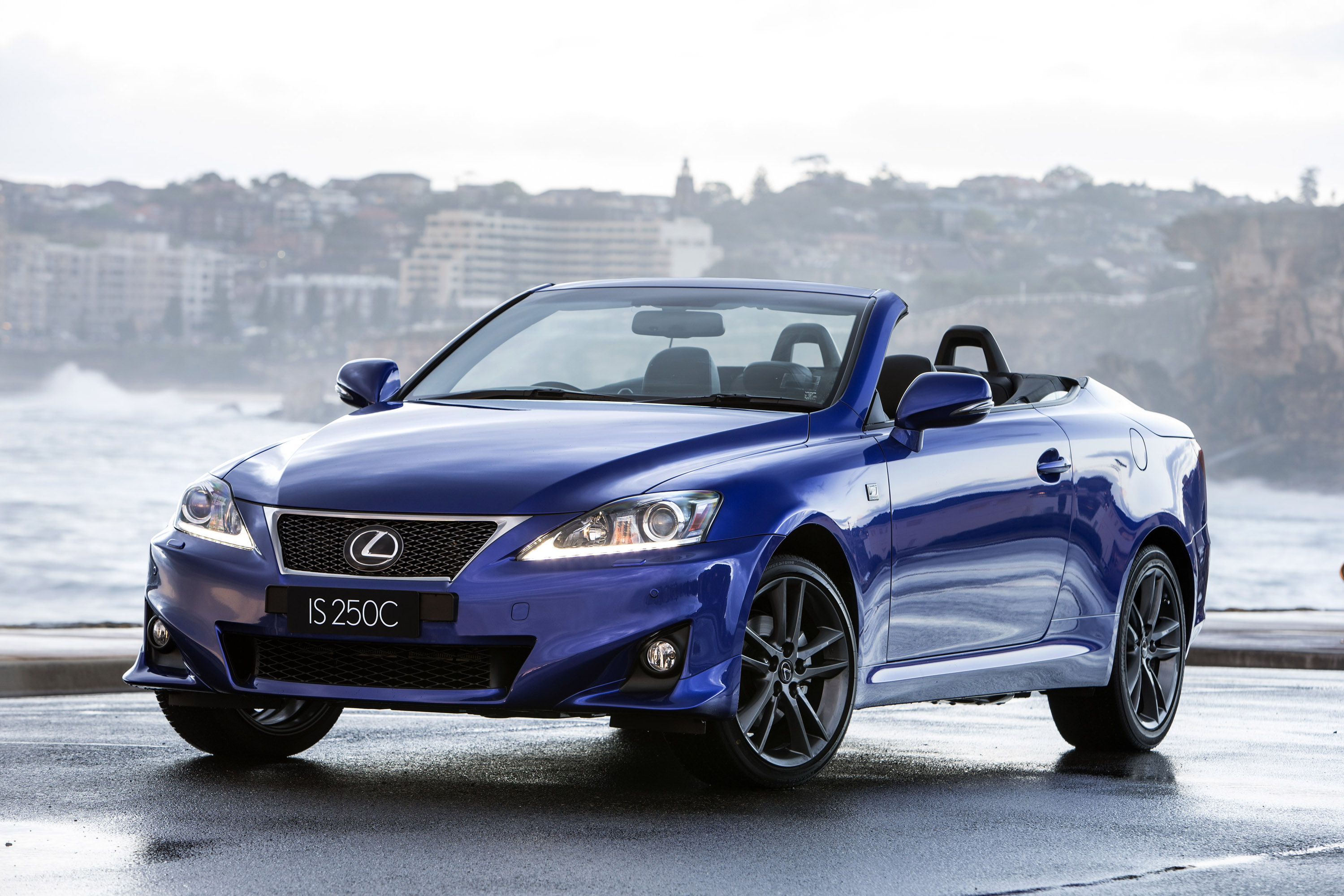 Lexus is 250c