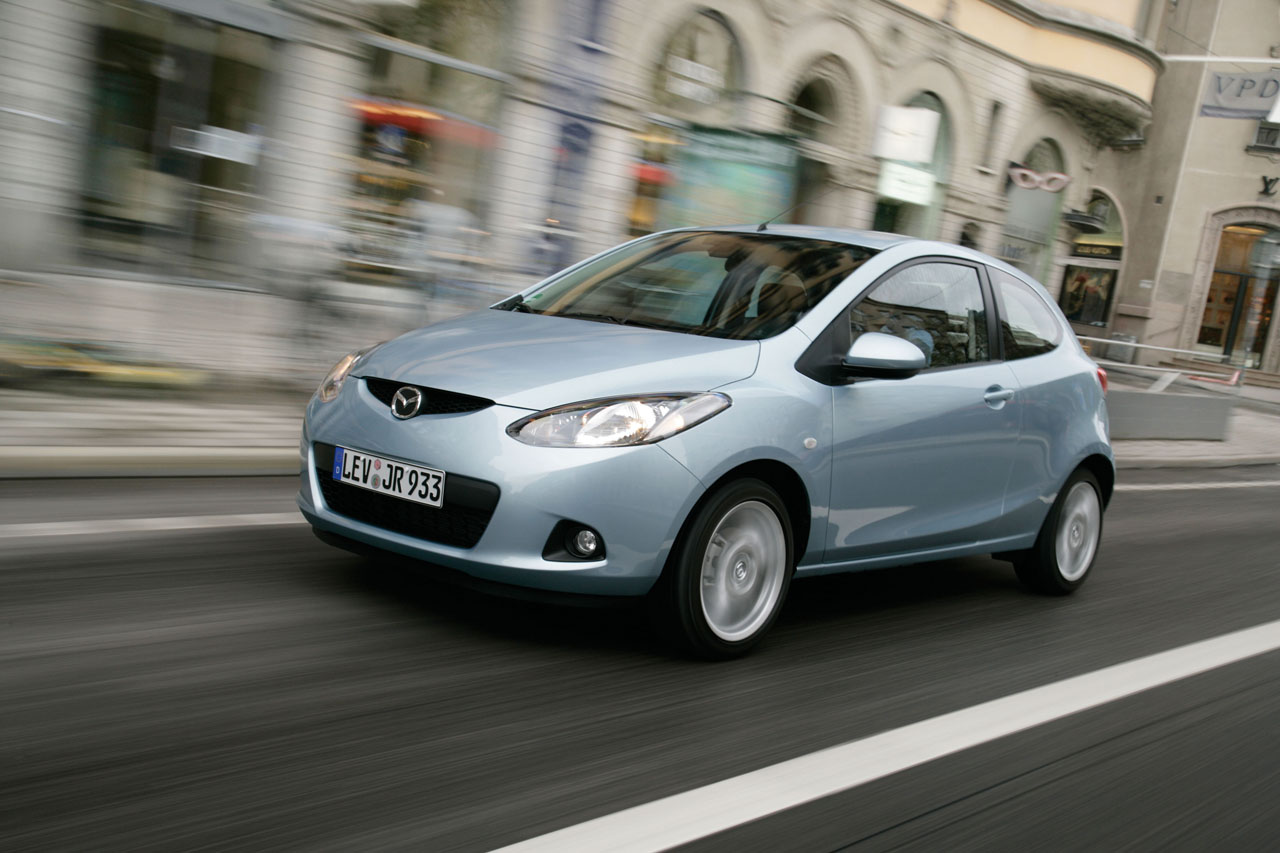 https://www.automobilesreview.com/gallery/mazda2-three-door-diesel/mazda2-three-door-and-diesel-04.jpg