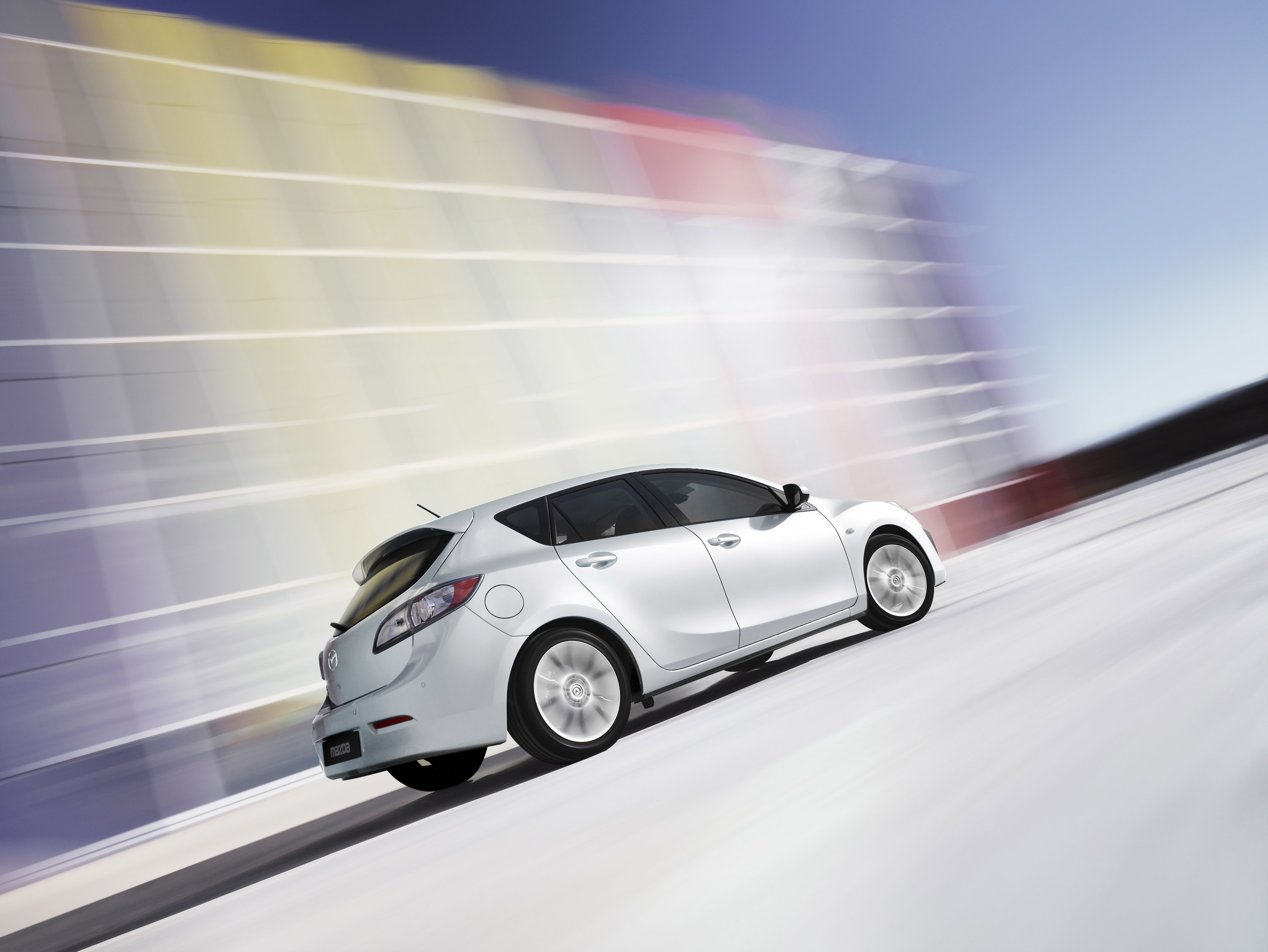 Mazda3 2.0 Sport introduces \'i-stop\' technology Mazda3 2.0 Sport introduces \'i-stop\' technology