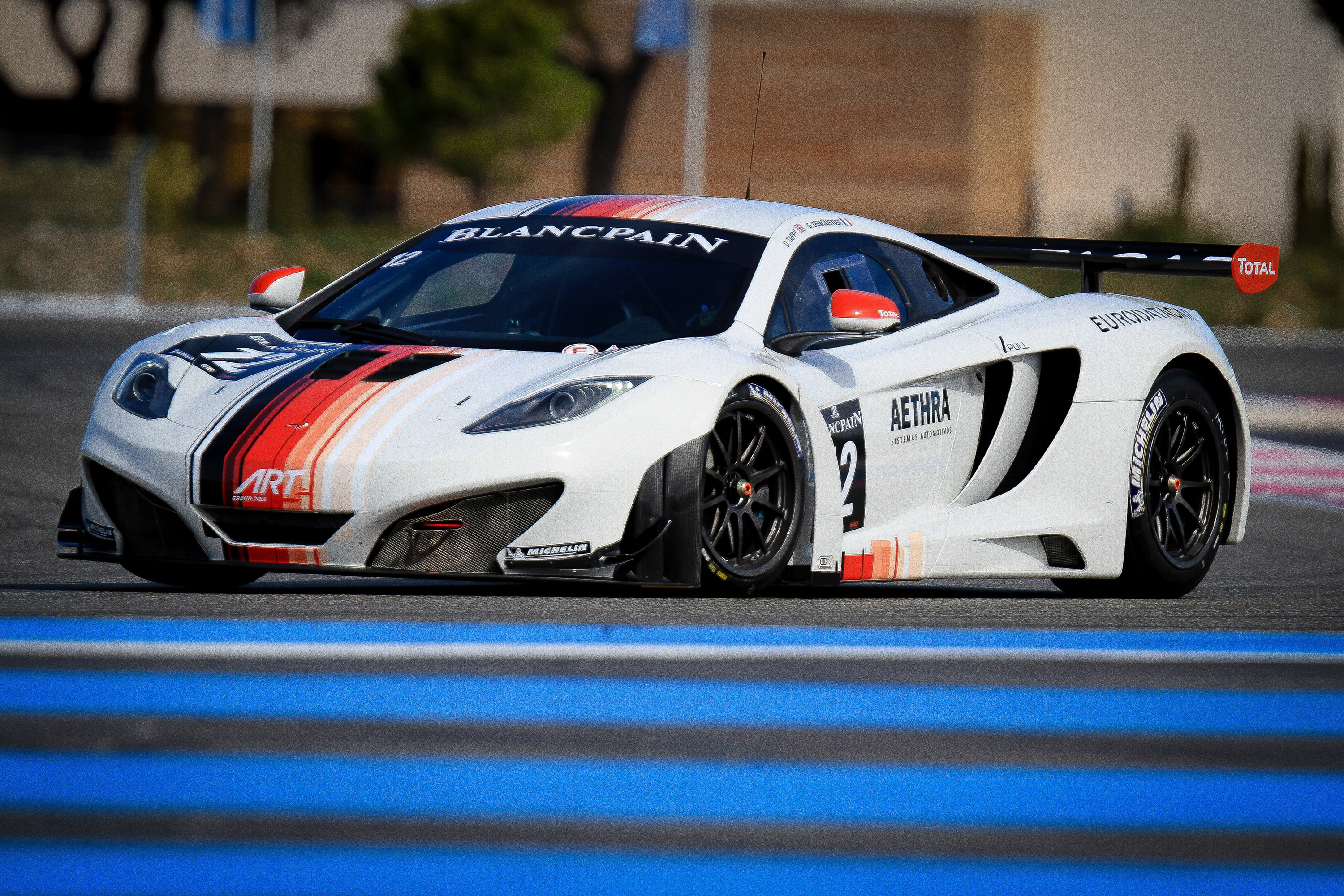 McLaren MP4-12C GT3 in 2012 FIA GT1 World Championship