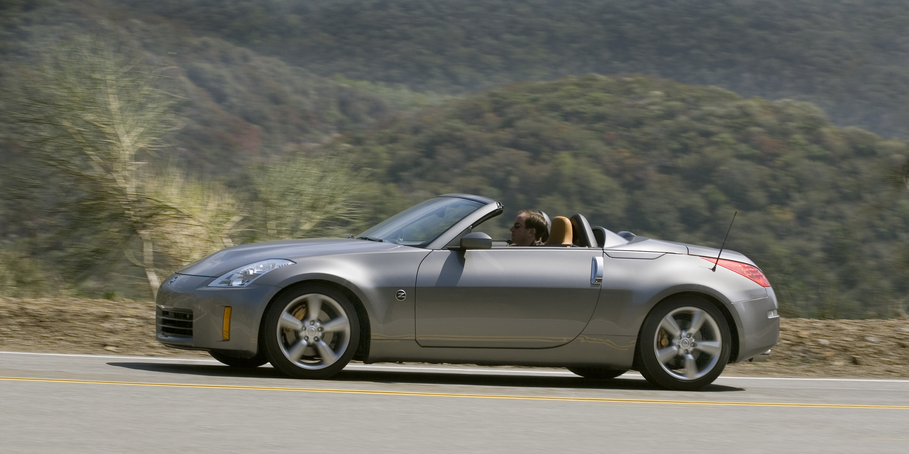 Nissan Announces Pricing On The 2009 350Z Roadster Nissan Announces Pricing On The 2009 350Z Roadster