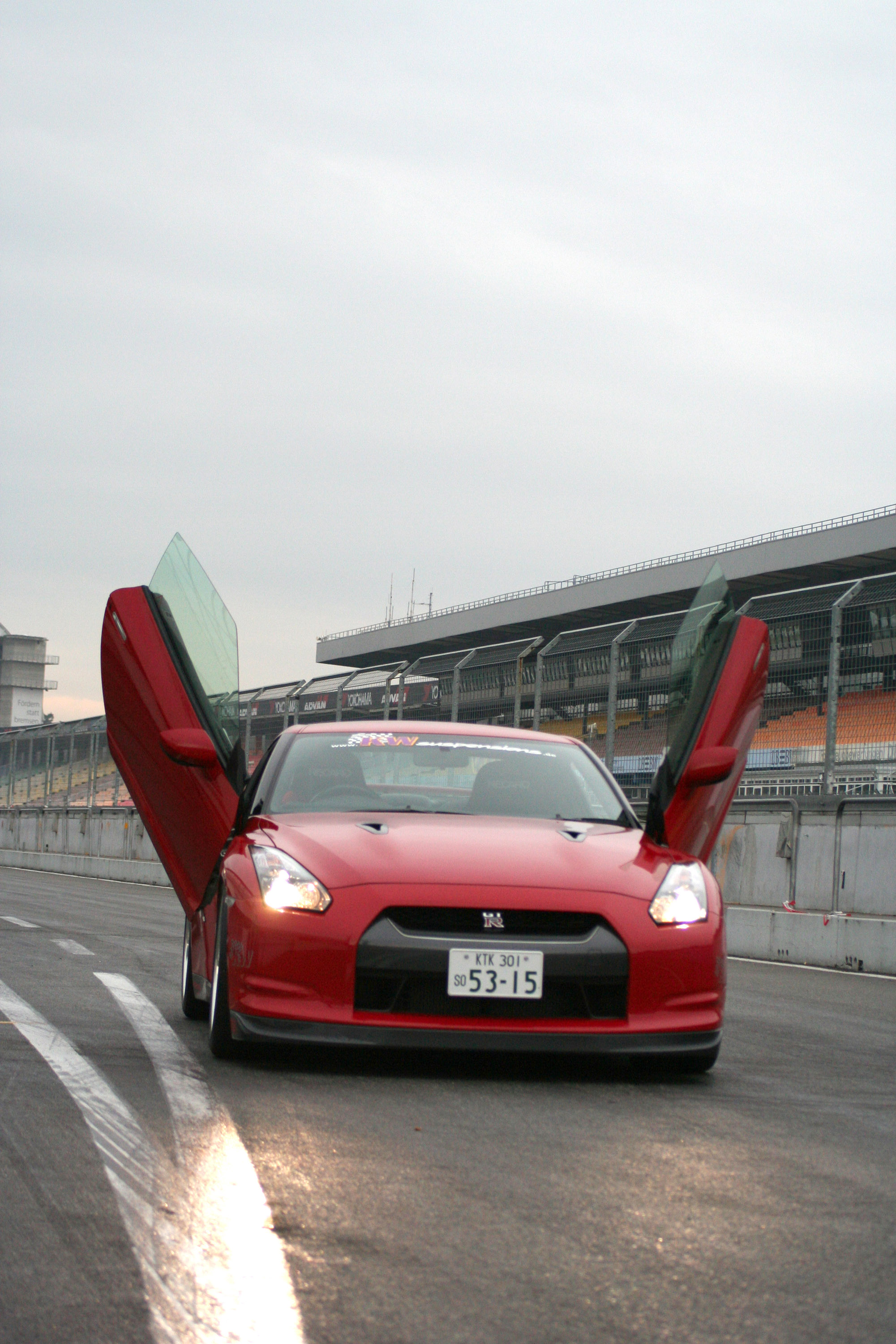 LSD wing doors for Nissan GT-R