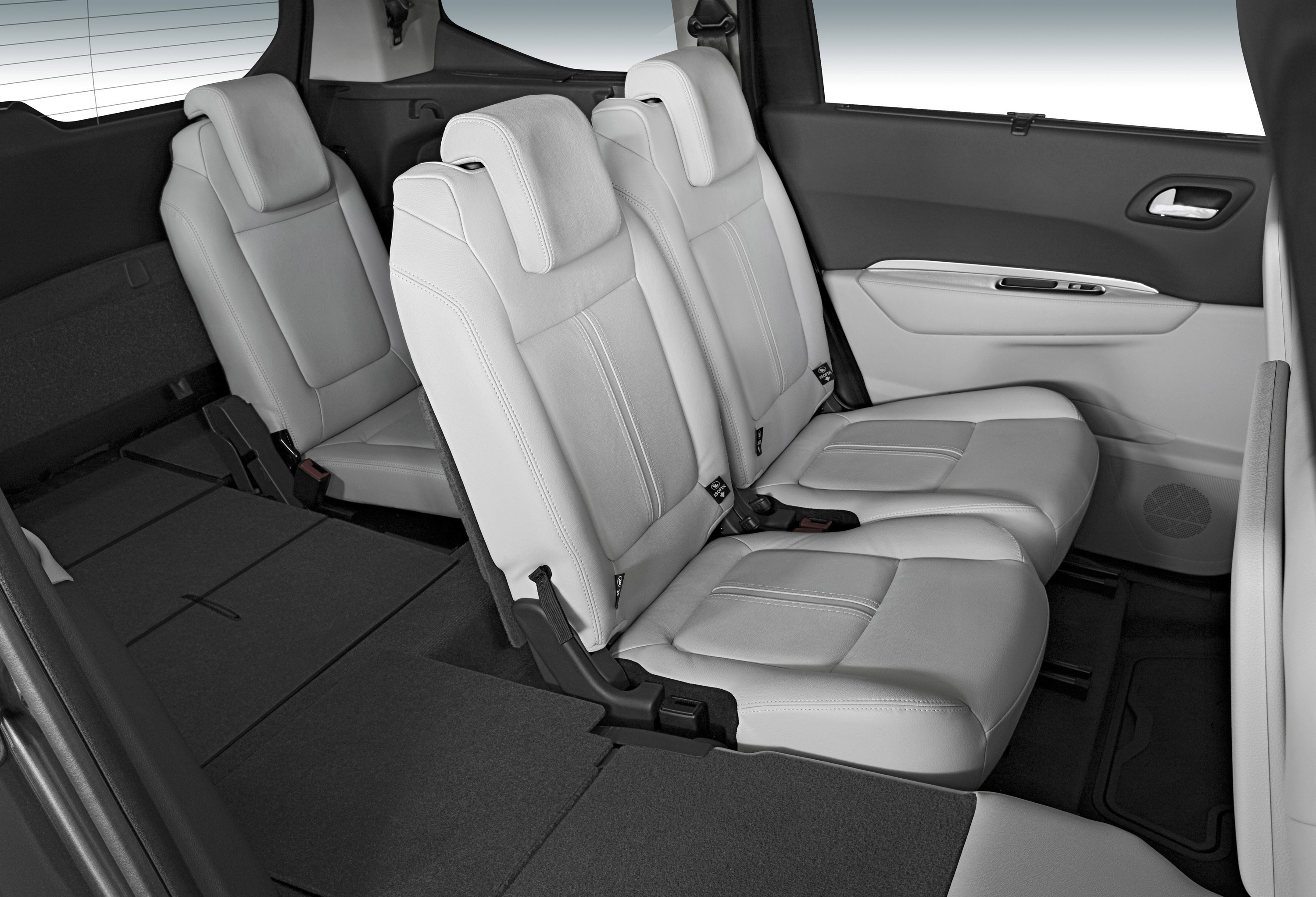 peugeot 5008 isofix seats