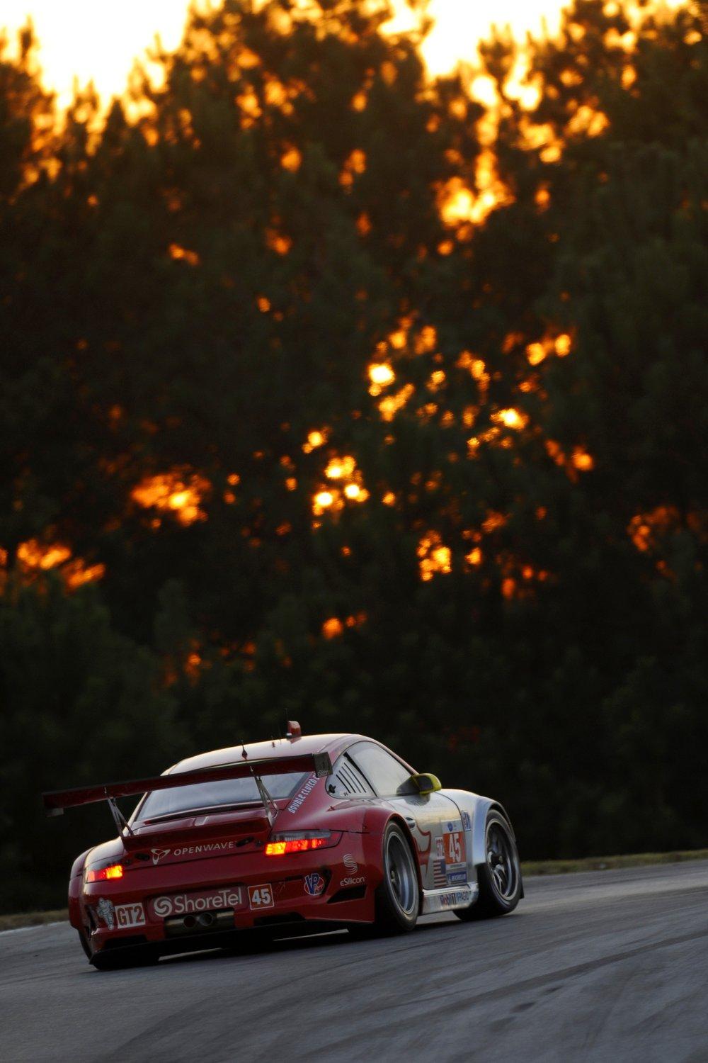 Порше 911 gt3 r Hybrid