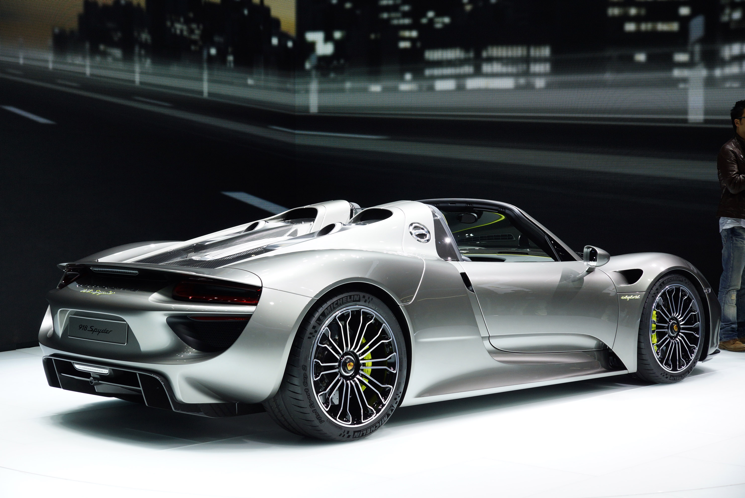 Porsche 918 Spyder shown in Frankfurt Porsche 918 Spyder shown in Frankfurt
