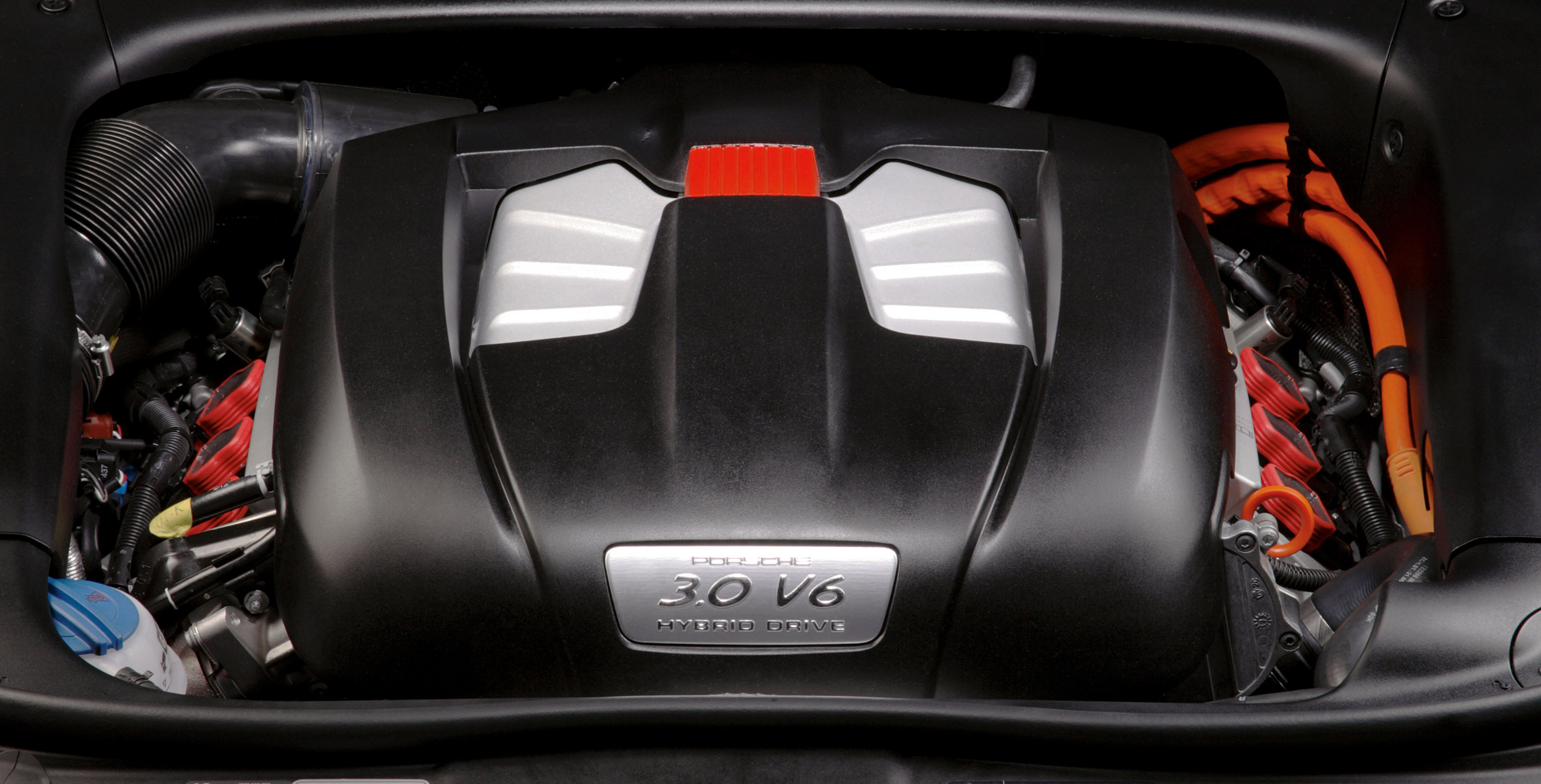 Porsche Cayenne range extended by new diesel engine and hybrid drive